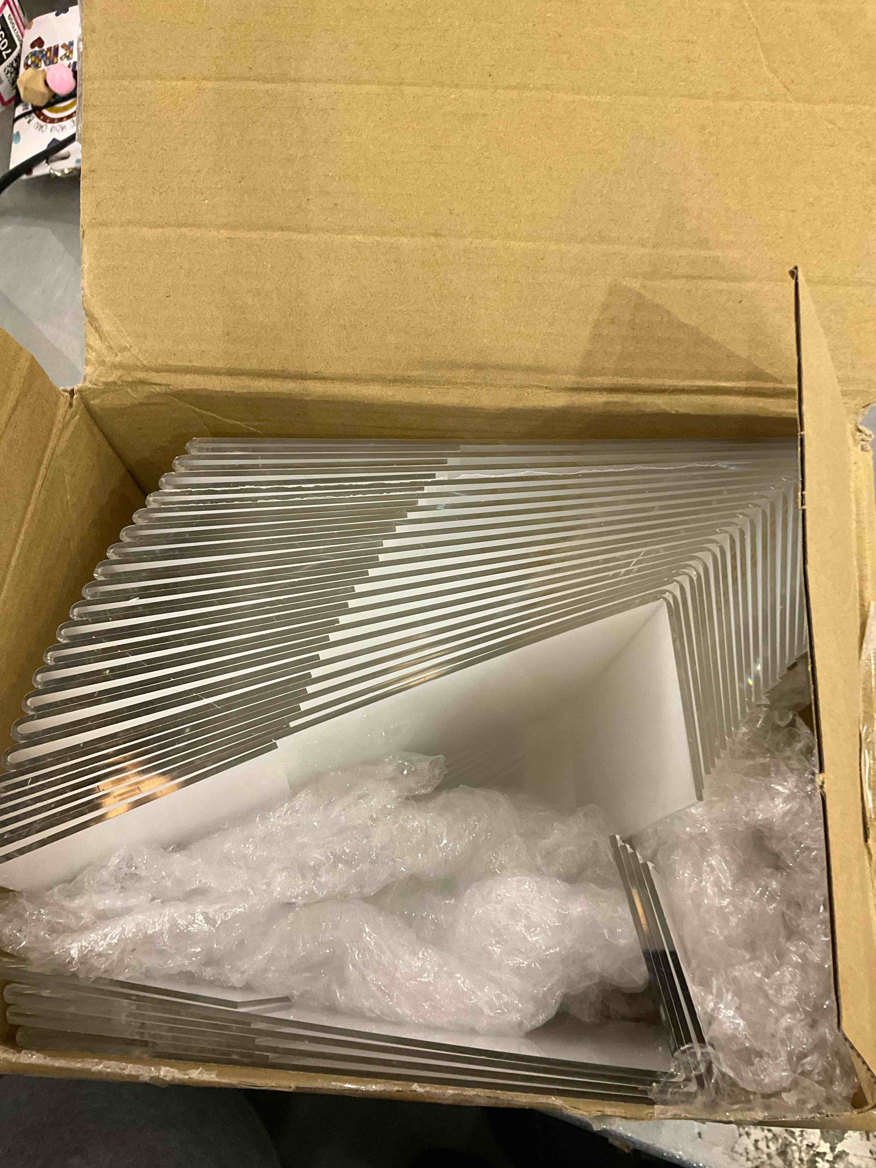 https://s3.amazonaws.com/lotting-images-prod/bidfta/EXS00807041_1700492669156.jpeg