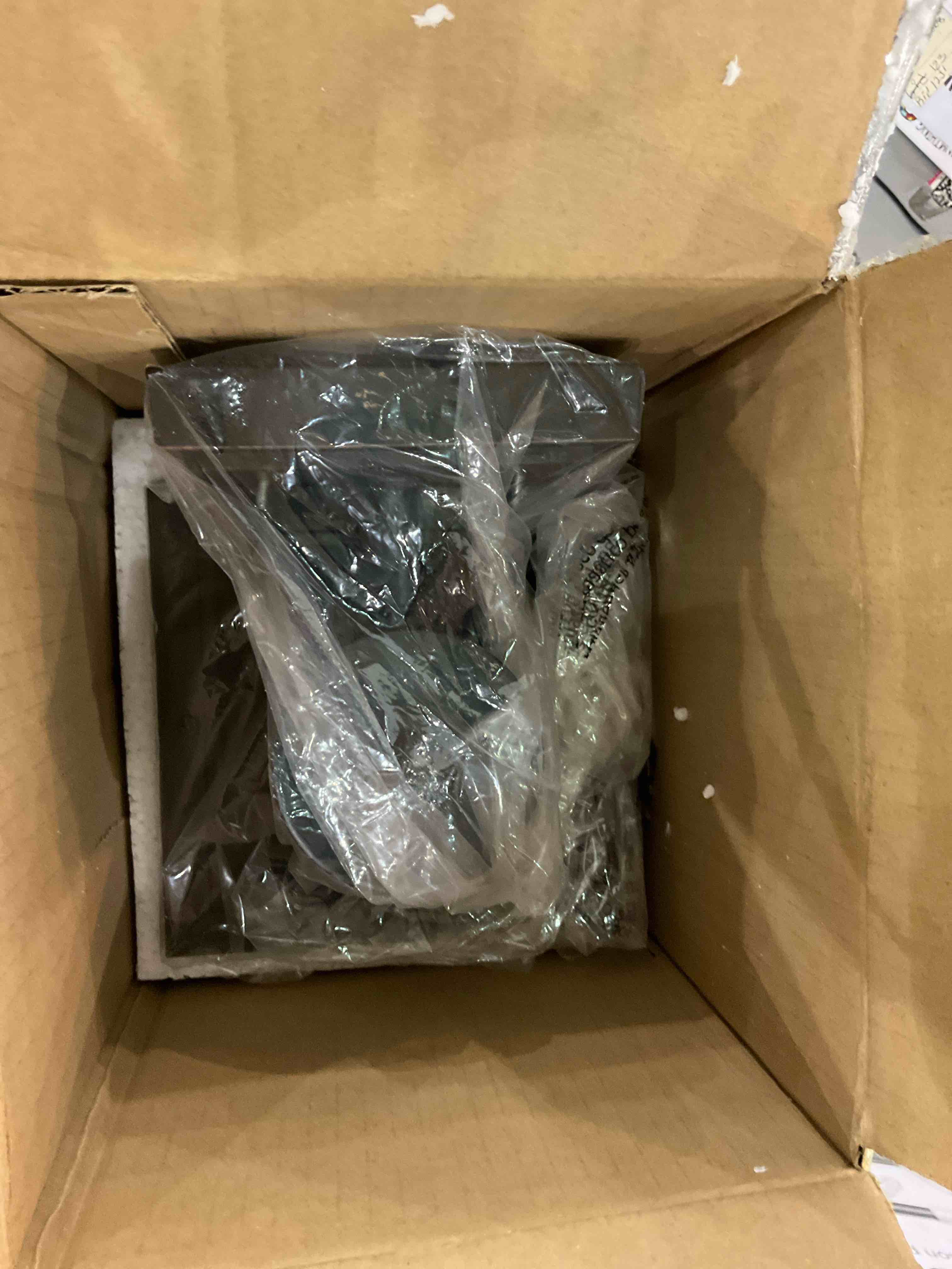 https://s3.amazonaws.com/lotting-images-prod/bidfta/EXS00807278_1700664649927.jpeg