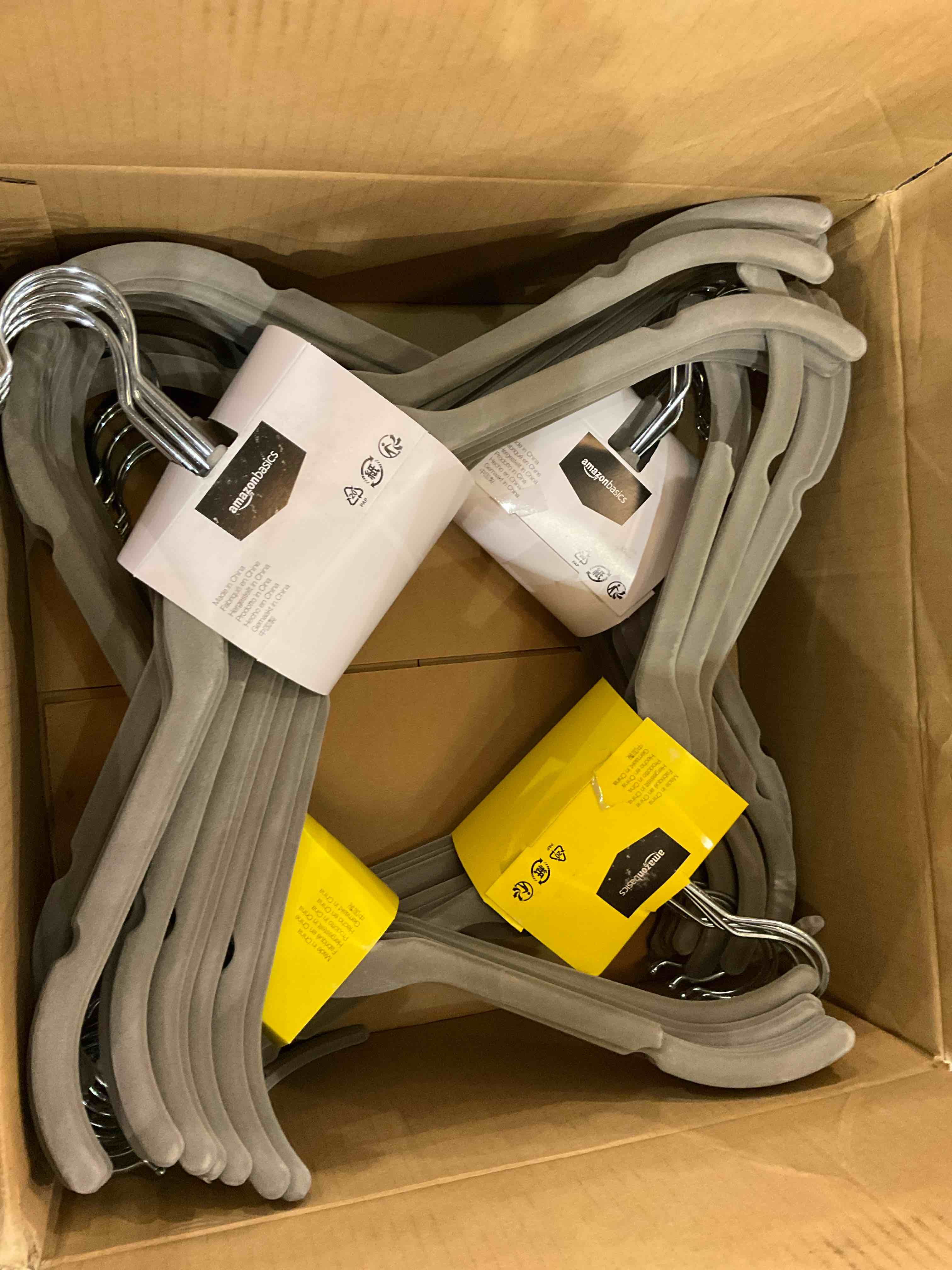 https://s3.amazonaws.com/lotting-images-prod/bidfta/EXS00807783_1700153307985.jpeg