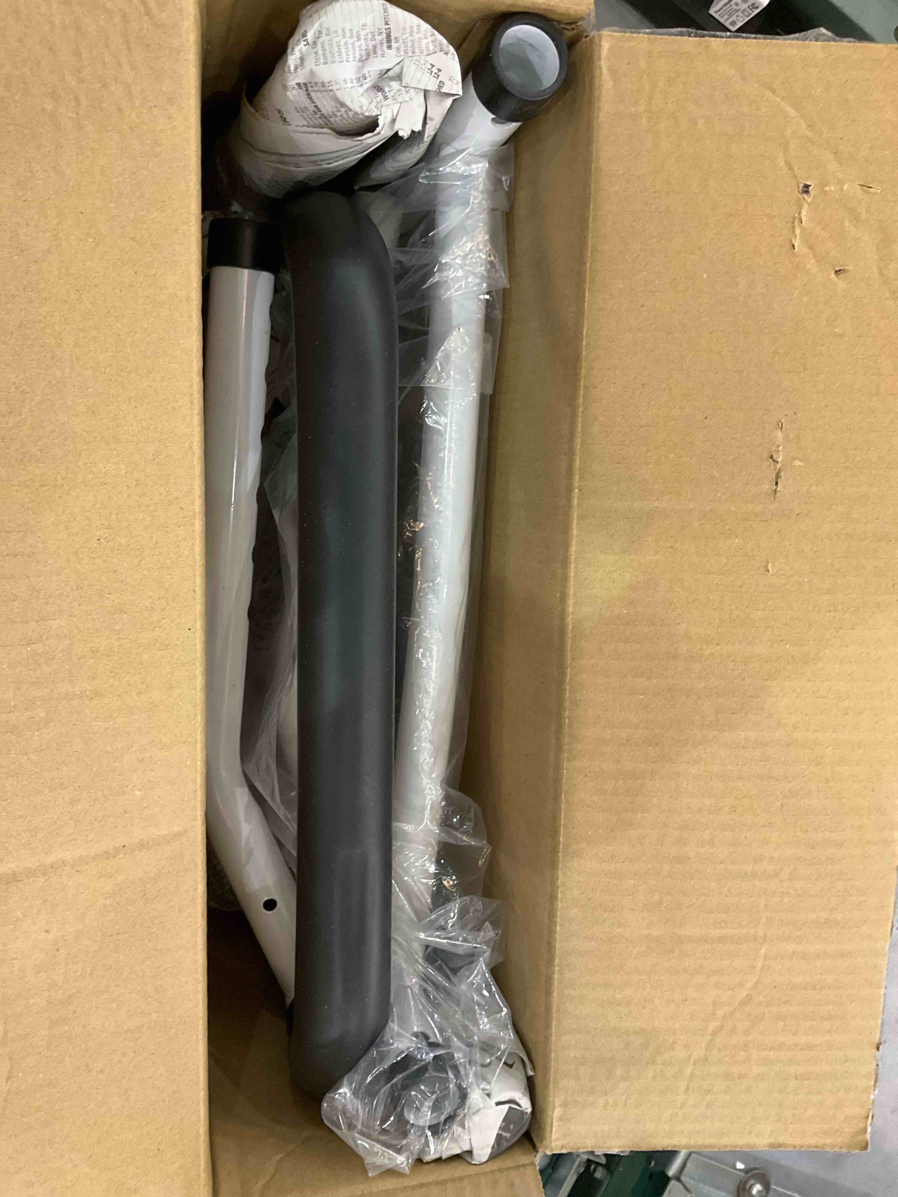 https://s3.amazonaws.com/lotting-images-prod/bidfta/EXS00807794_1700157062345.jpeg