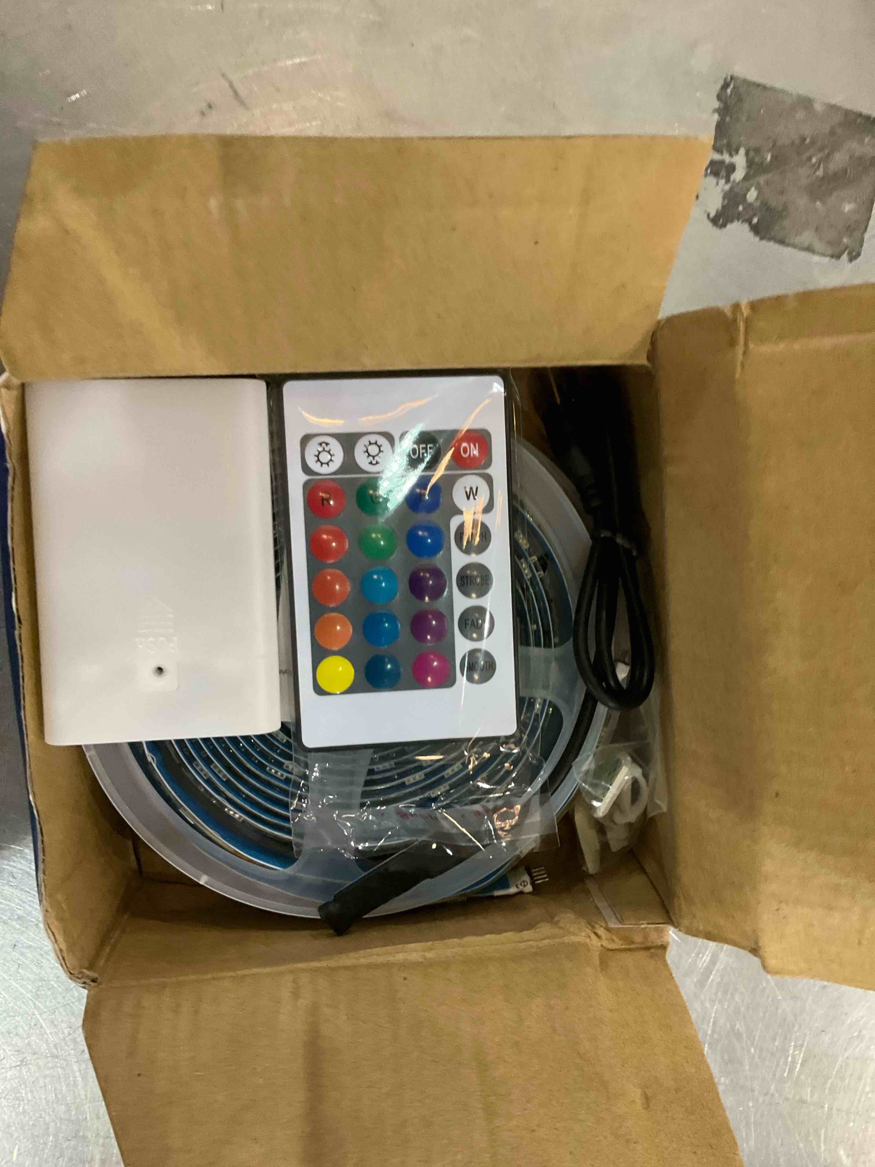 https://s3.amazonaws.com/lotting-images-prod/bidfta/EXS00807838_1700163010645.jpeg
