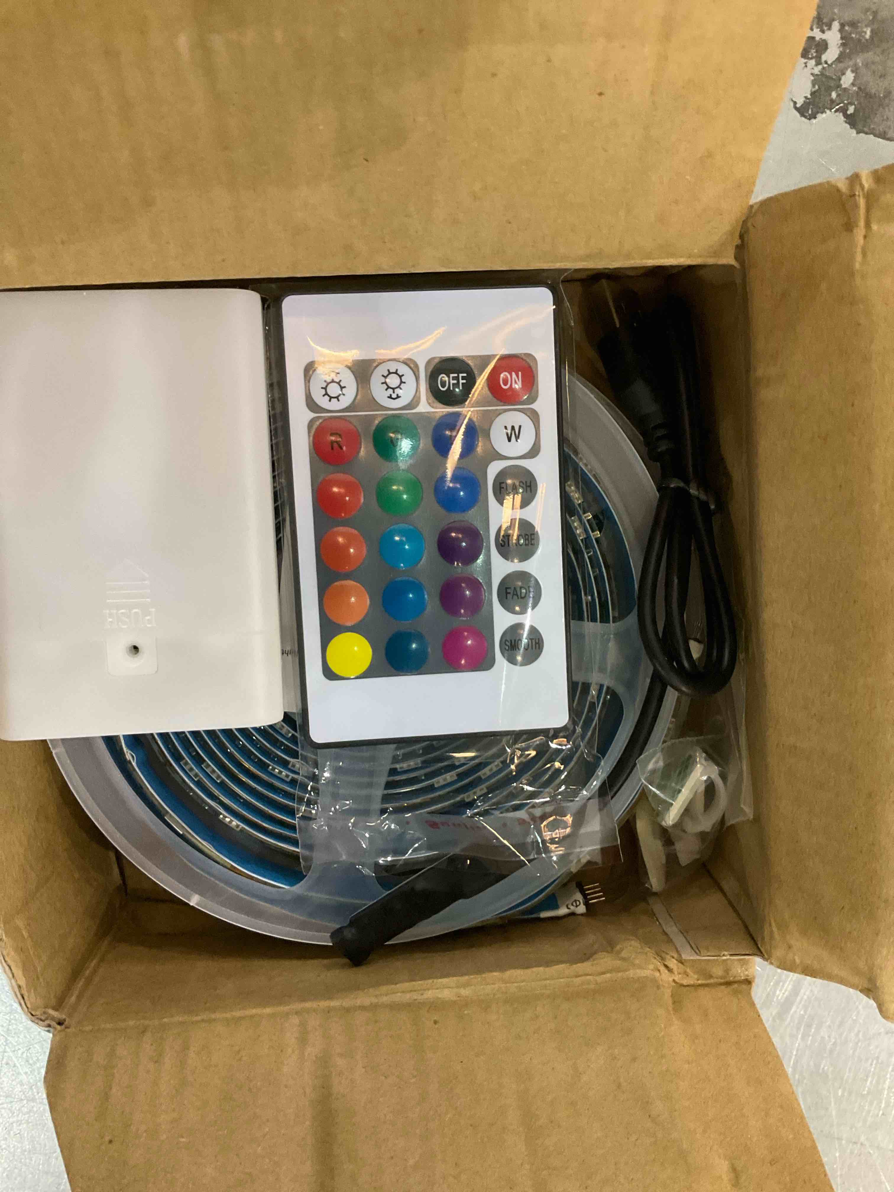 https://s3.amazonaws.com/lotting-images-prod/bidfta/EXS00807838_1700163011624.jpeg