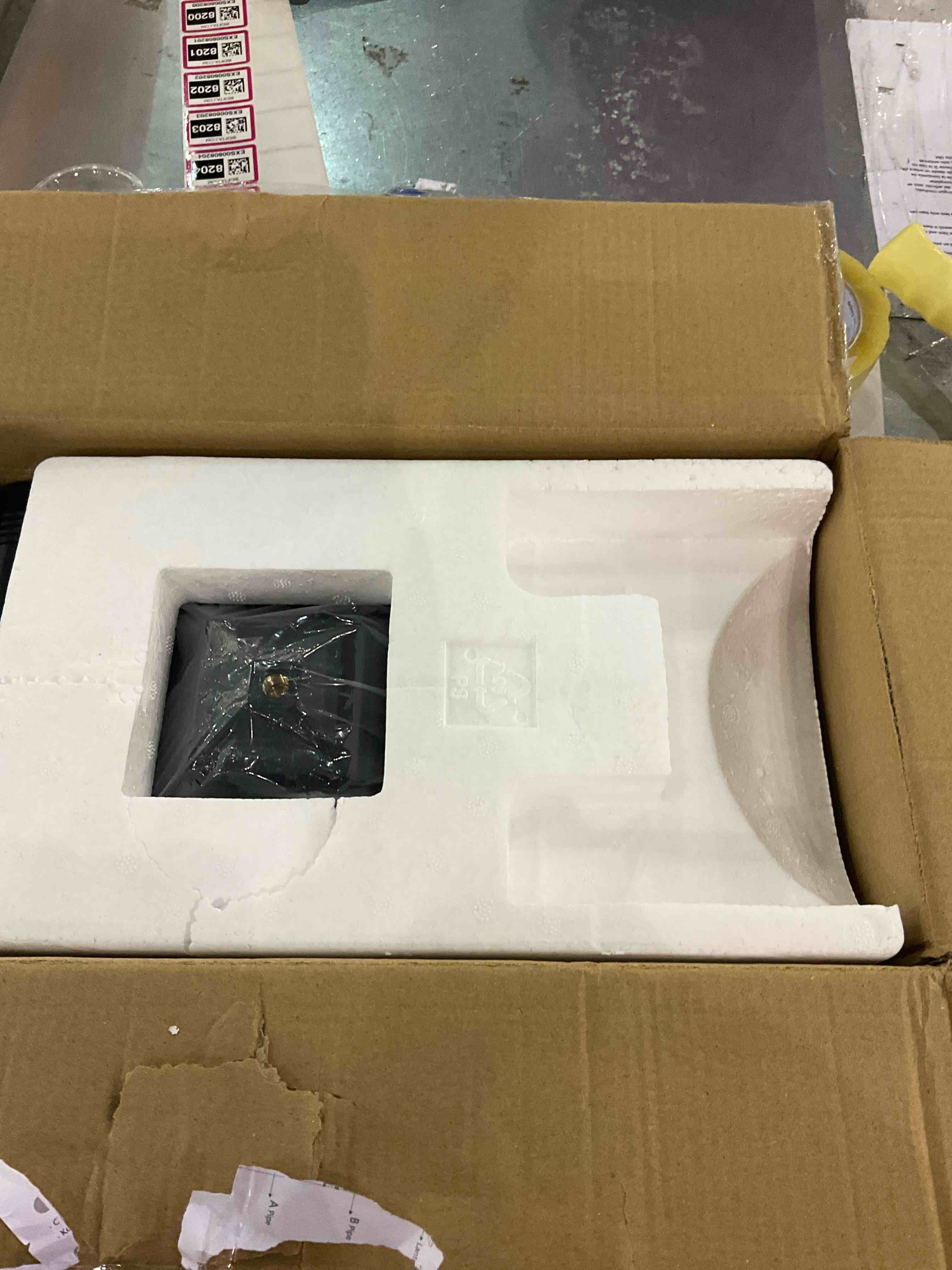 https://s3.amazonaws.com/lotting-images-prod/bidfta/EXS00808092_1698837159132.jpeg