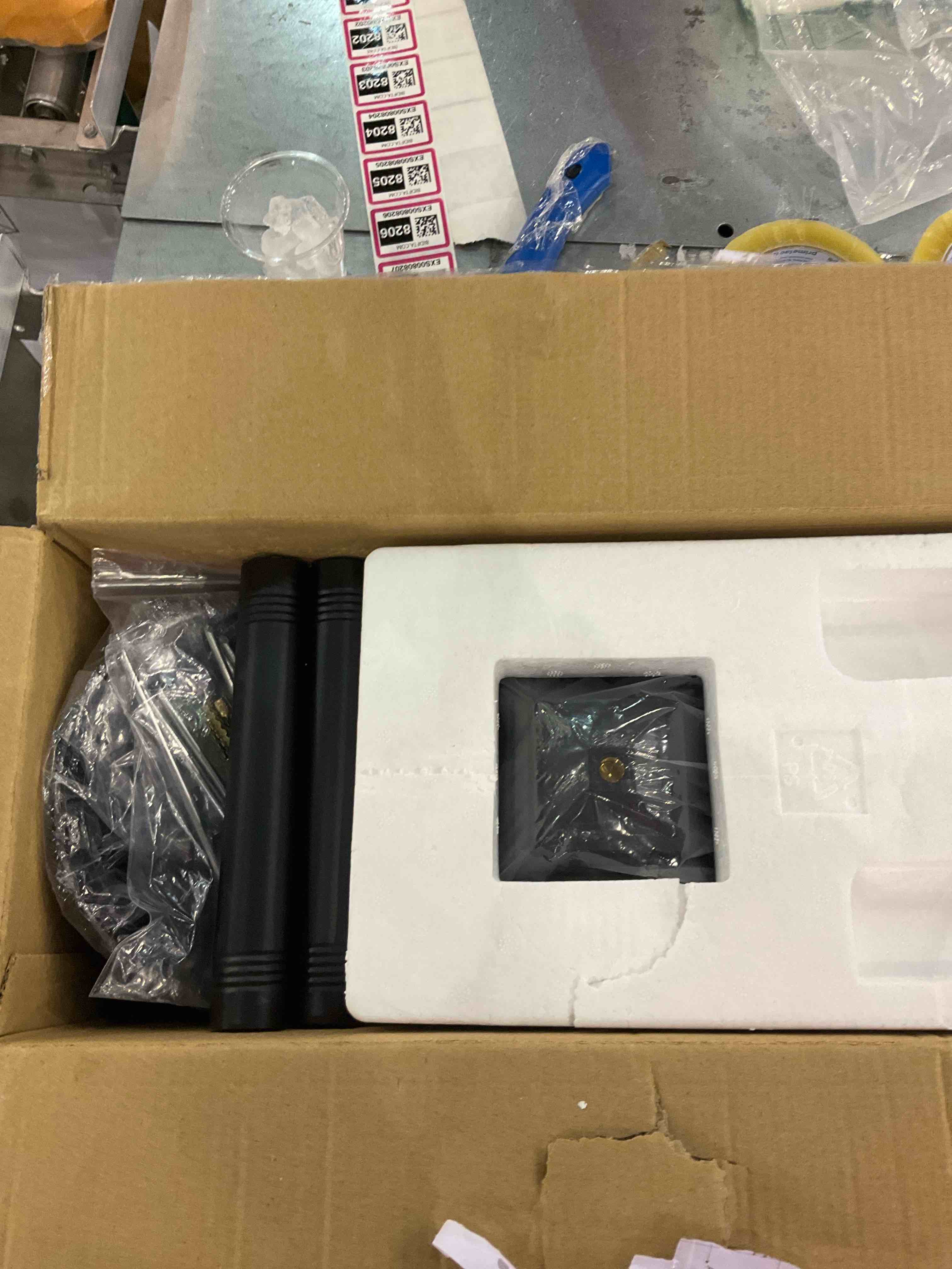 https://s3.amazonaws.com/lotting-images-prod/bidfta/EXS00808092_1698837162443.jpeg