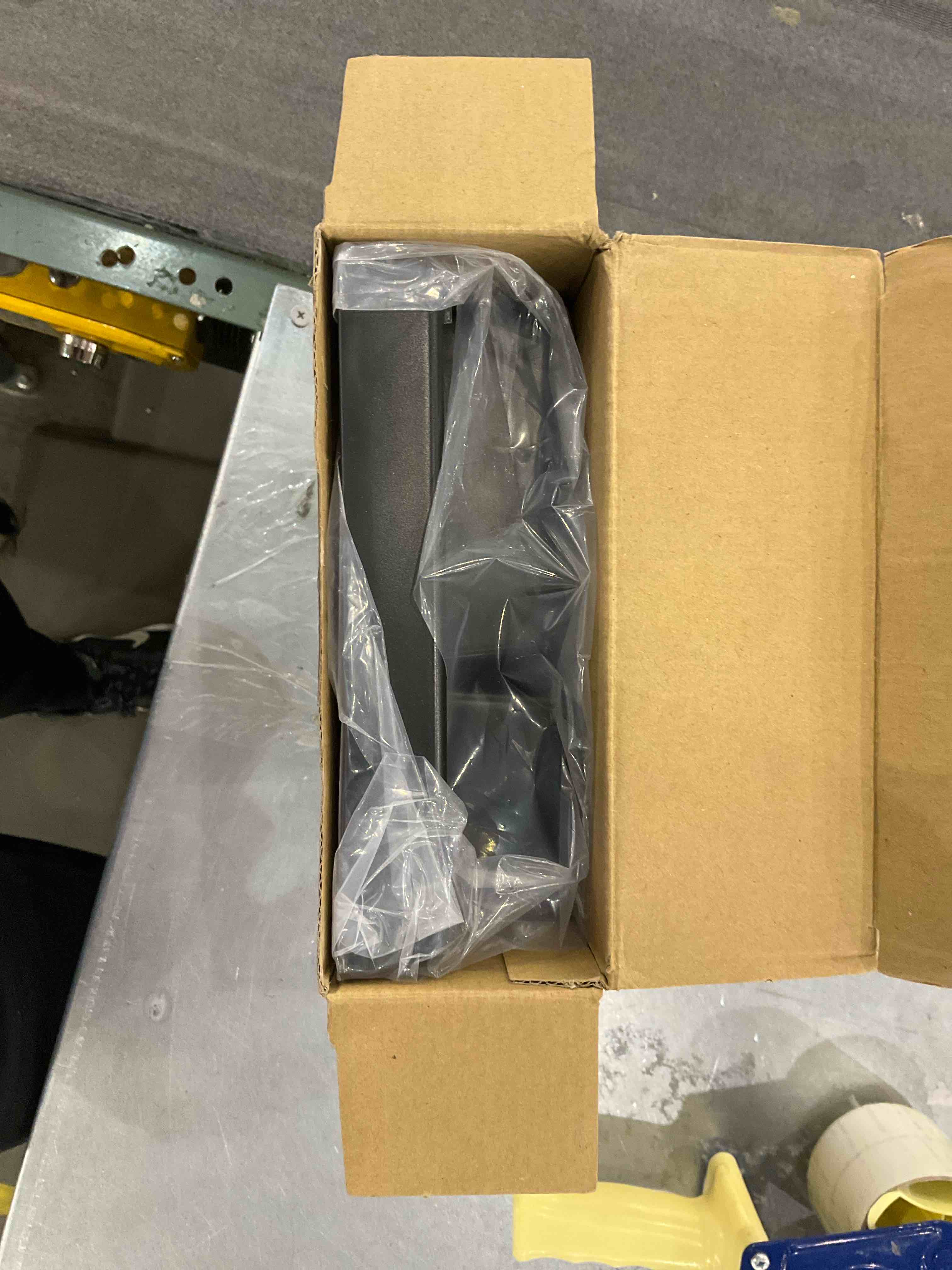 https://s3.amazonaws.com/lotting-images-prod/bidfta/EXS00808298_1698842842012.jpeg