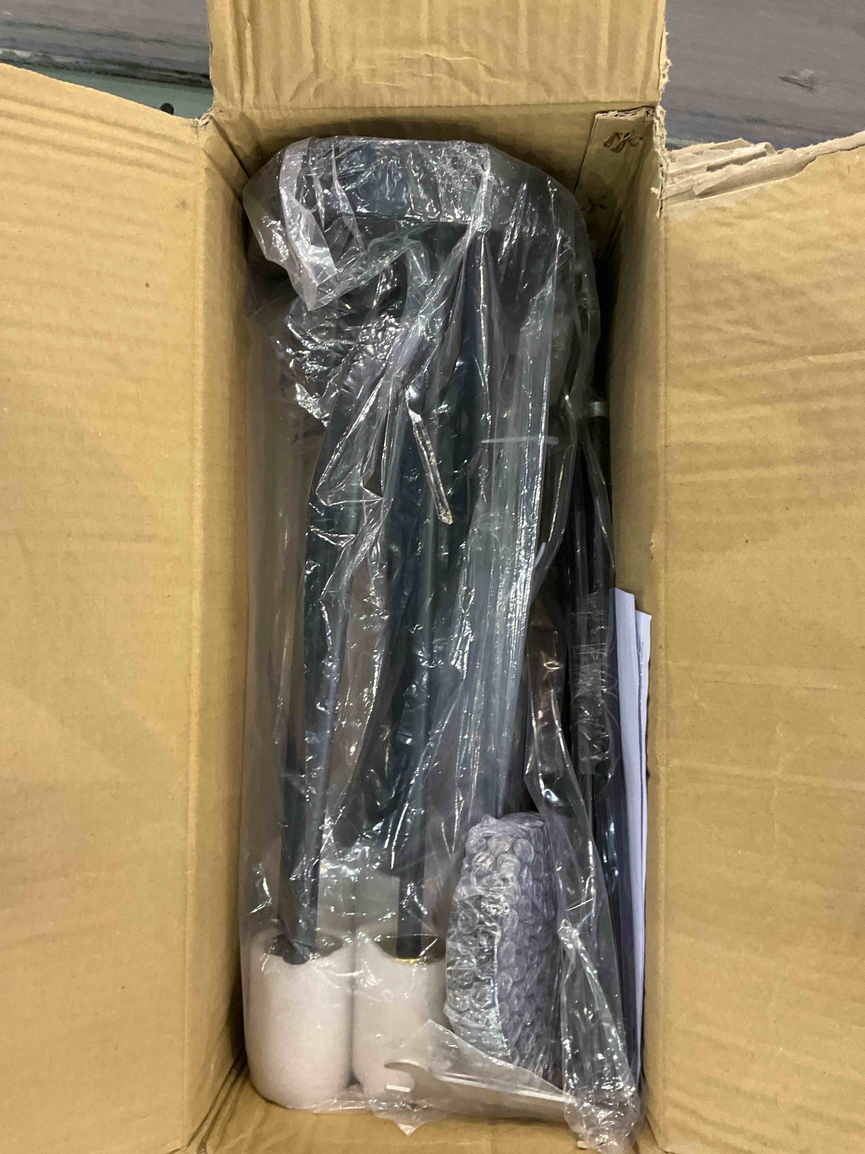 https://s3.amazonaws.com/lotting-images-prod/bidfta/EXS00809083_1699532999847.jpeg