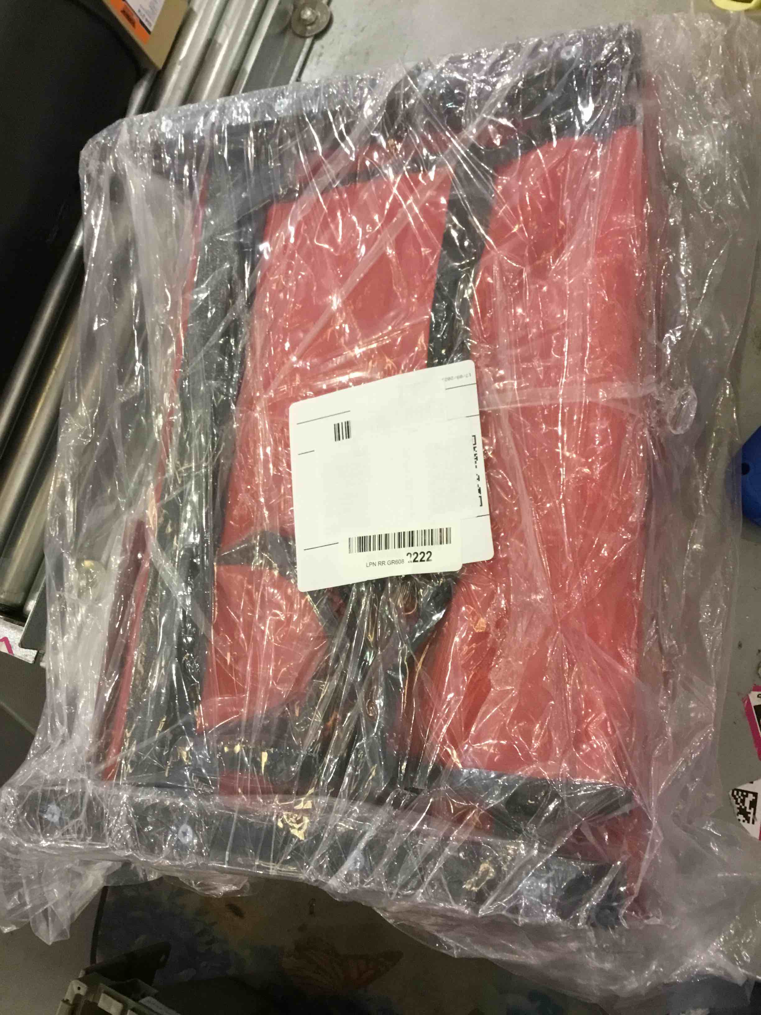 https://s3.amazonaws.com/lotting-images-prod/bidfta/EXS00810059_1698160470582.jpeg