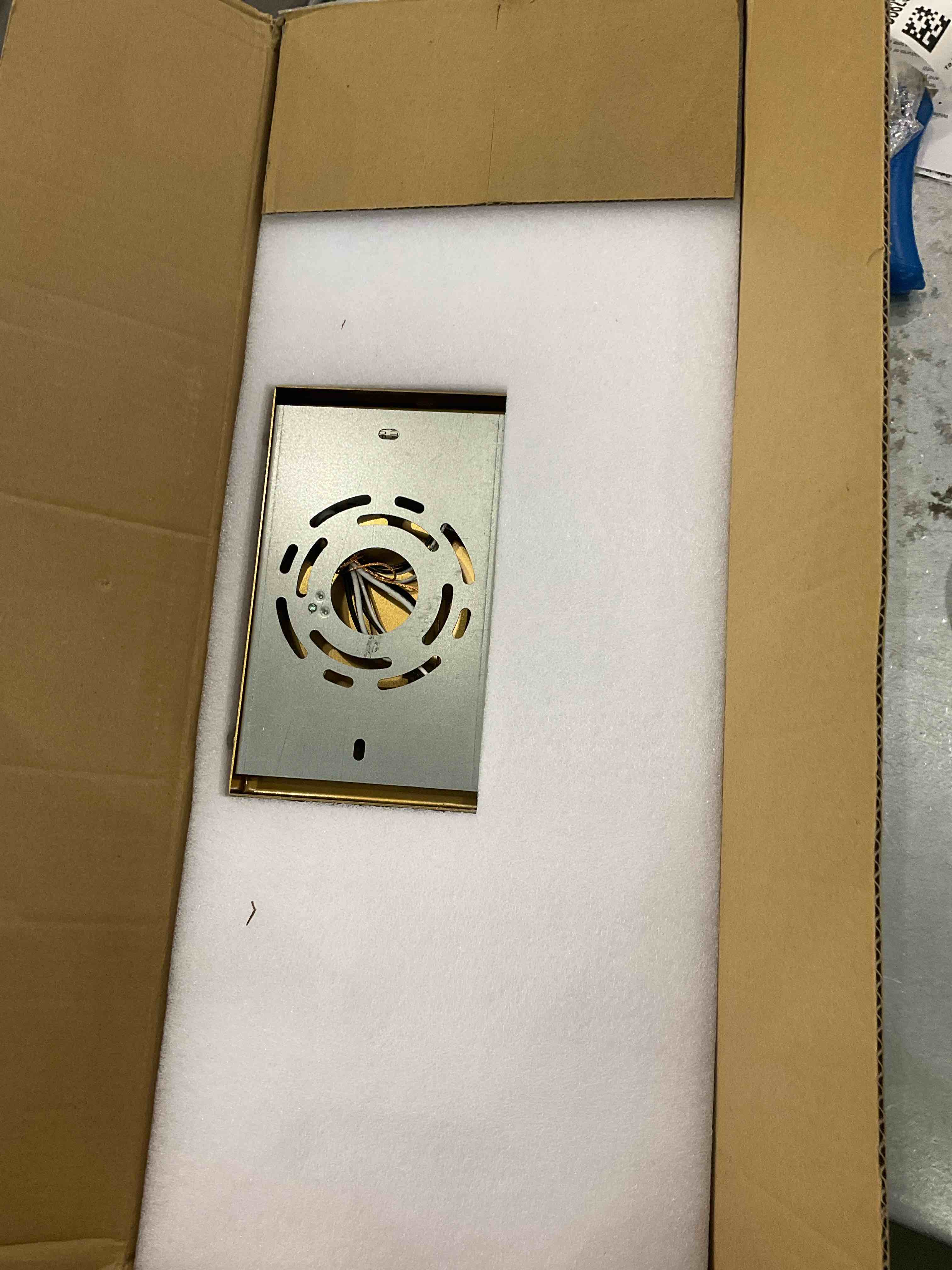 ClanKin 3-Light Vanity Light Fixtures, Gold Vanity Lighting Fixtures for Bathroom Mirror, Modern Brushed Metal Wall Lights for Hallway Kitchen Bedroom Living Room(Gold)