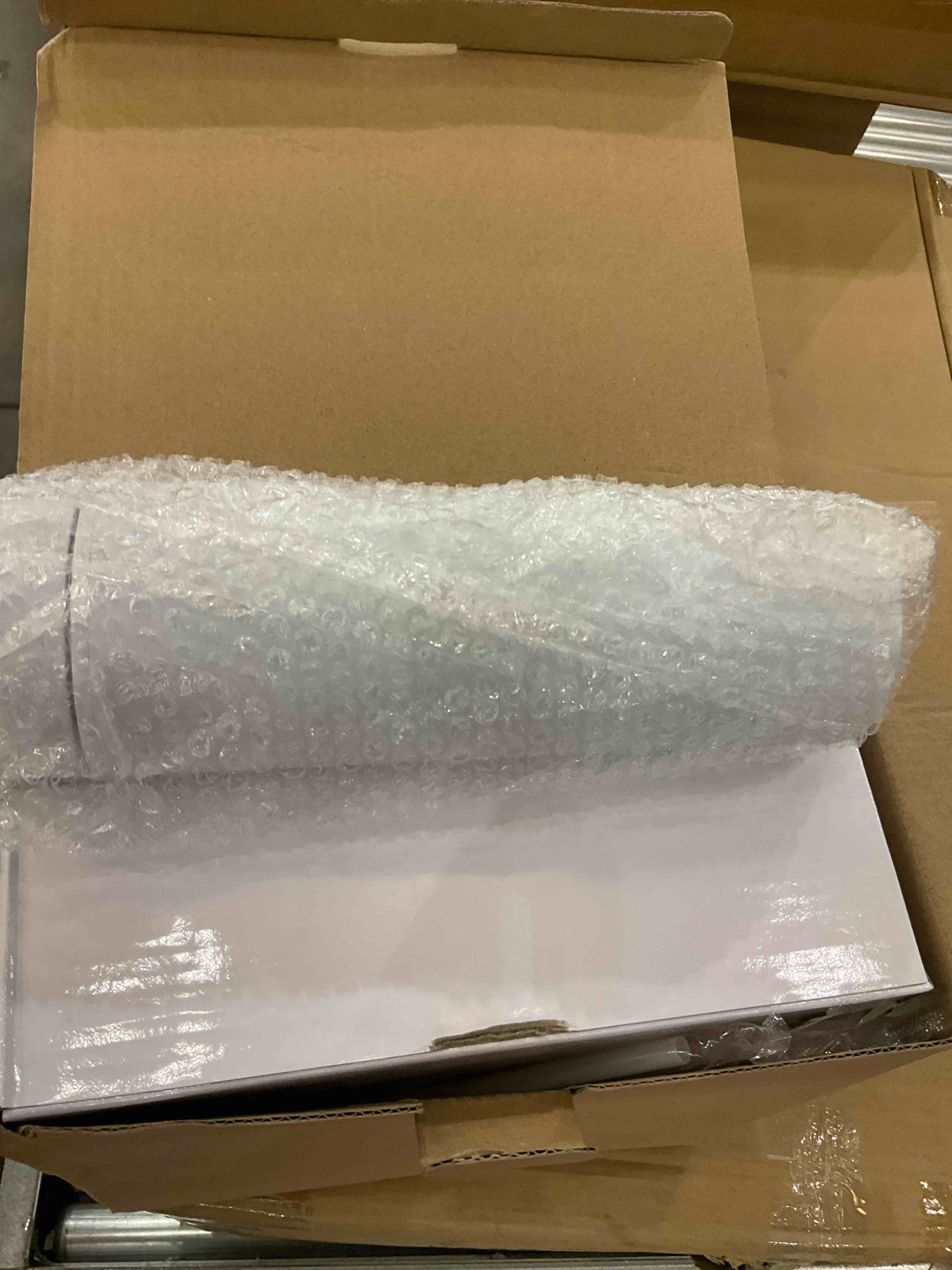 https://s3.amazonaws.com/lotting-images-prod/bidfta/EXS00811357_1699032192342.jpeg