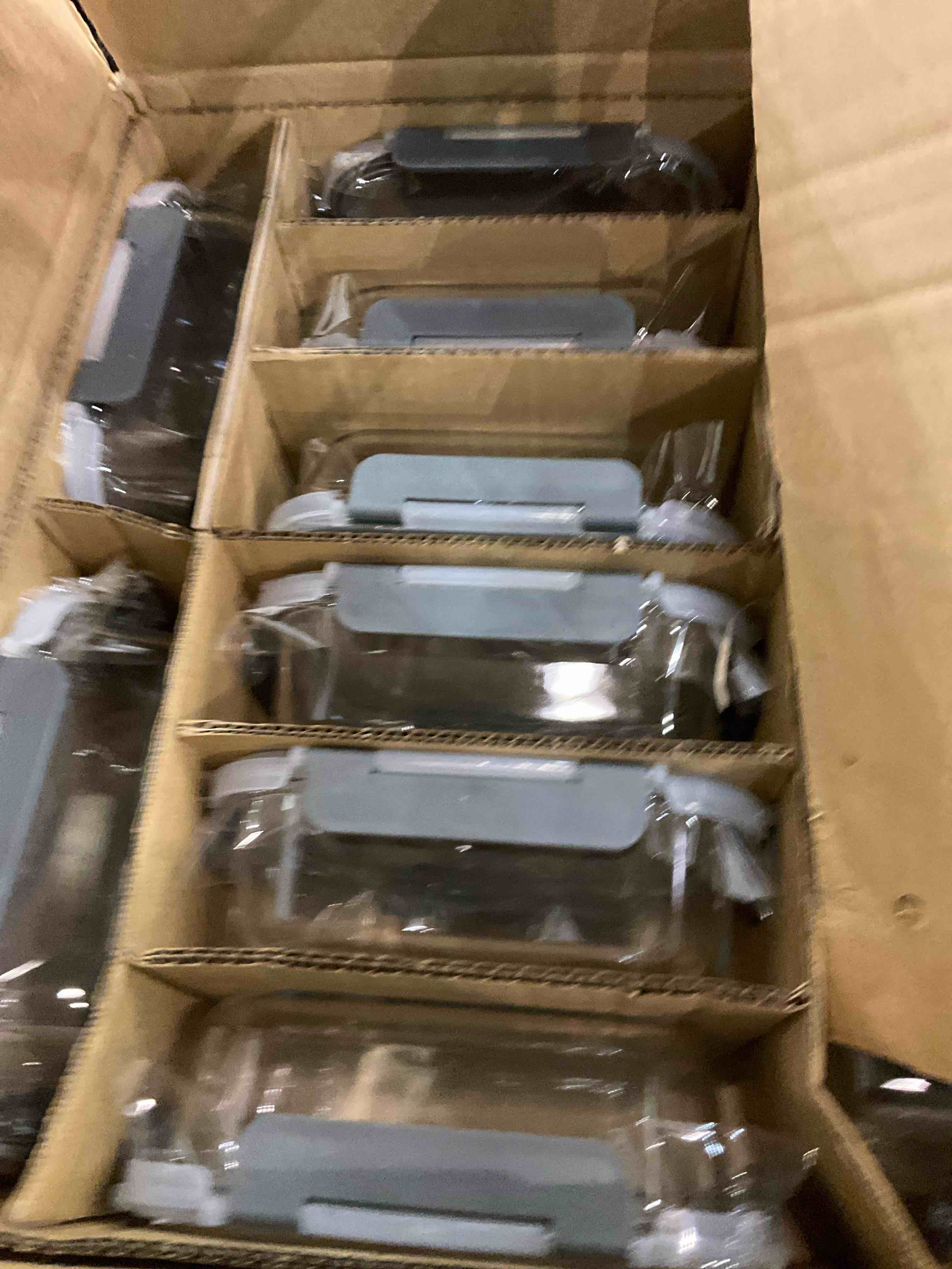 https://s3.amazonaws.com/lotting-images-prod/bidfta/EXS00813563_1698323805092.jpeg