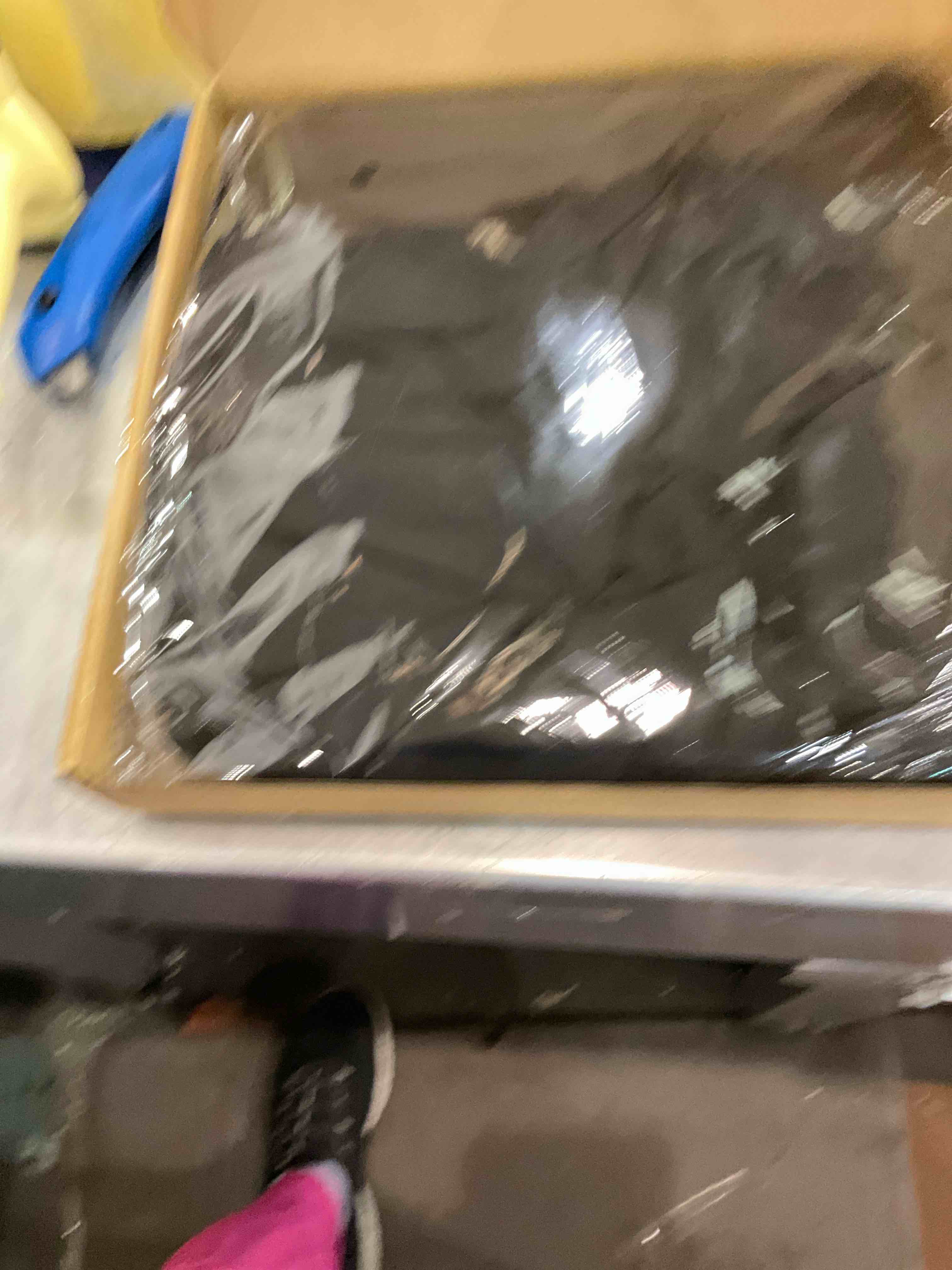 https://s3.amazonaws.com/lotting-images-prod/bidfta/EXS00813563_1698324202493.jpeg