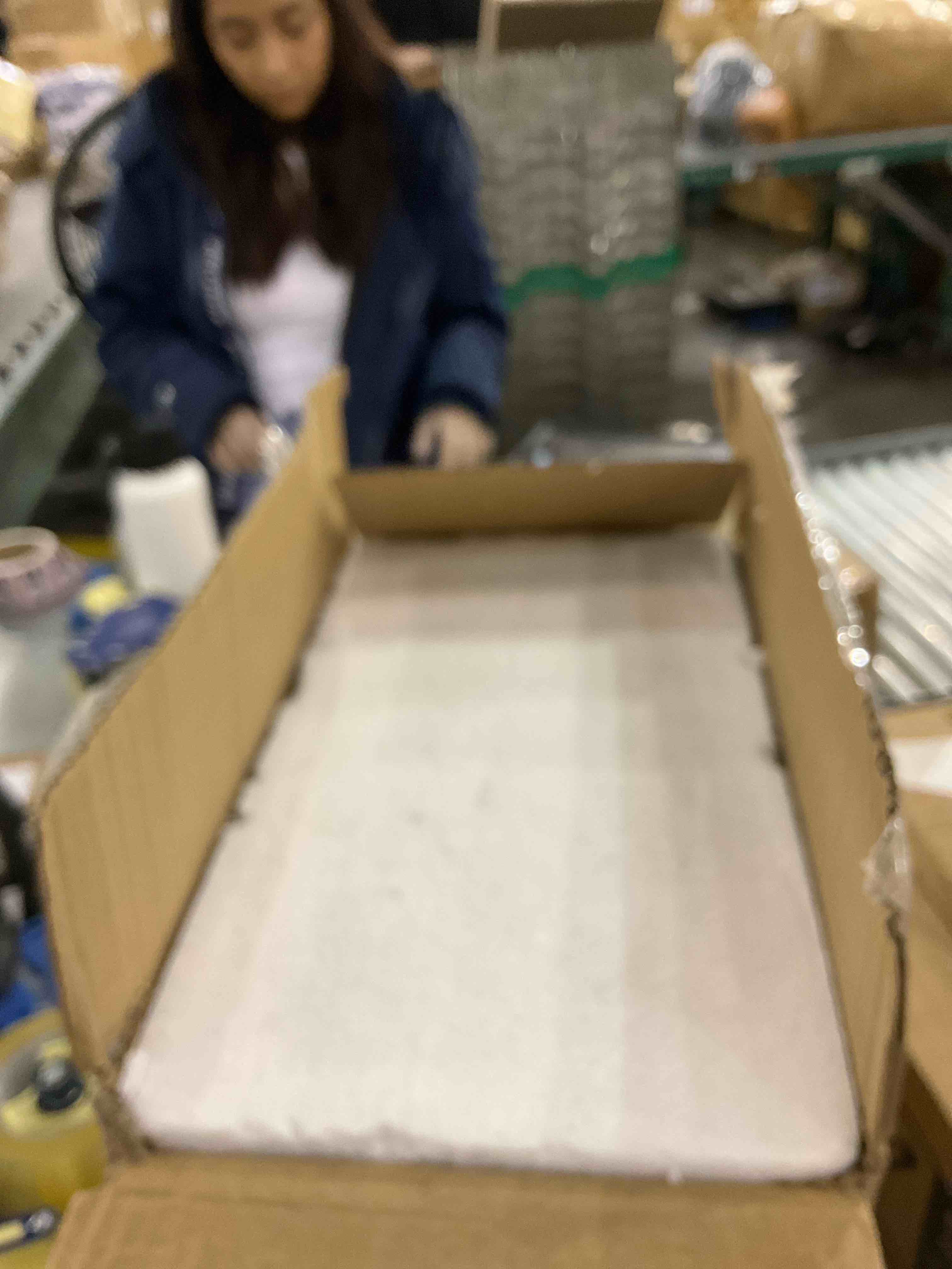 https://s3.amazonaws.com/lotting-images-prod/bidfta/EXS00813563_1698324304498.jpeg