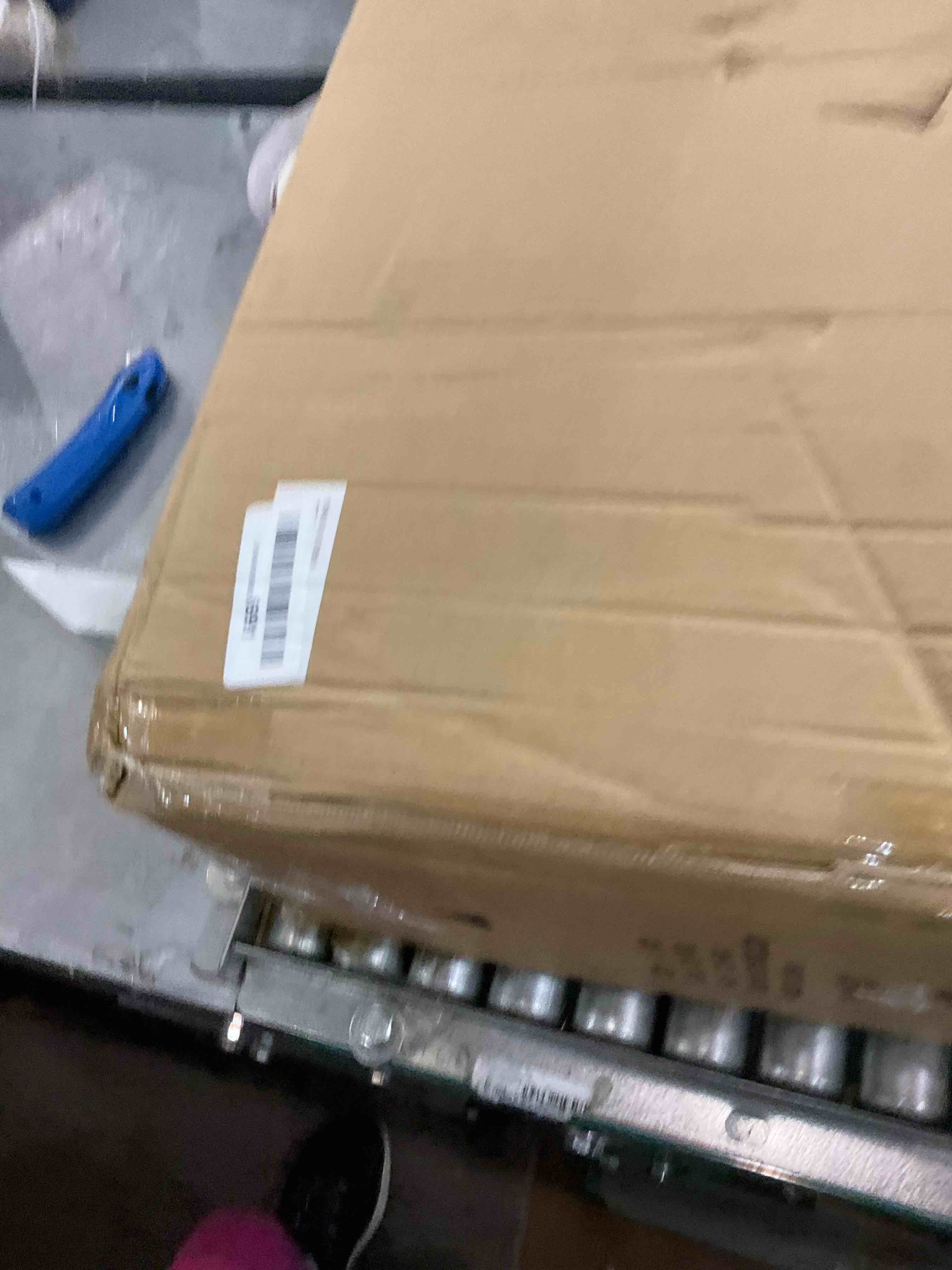 https://s3.amazonaws.com/lotting-images-prod/bidfta/EXS00813563_1698324794568.jpeg