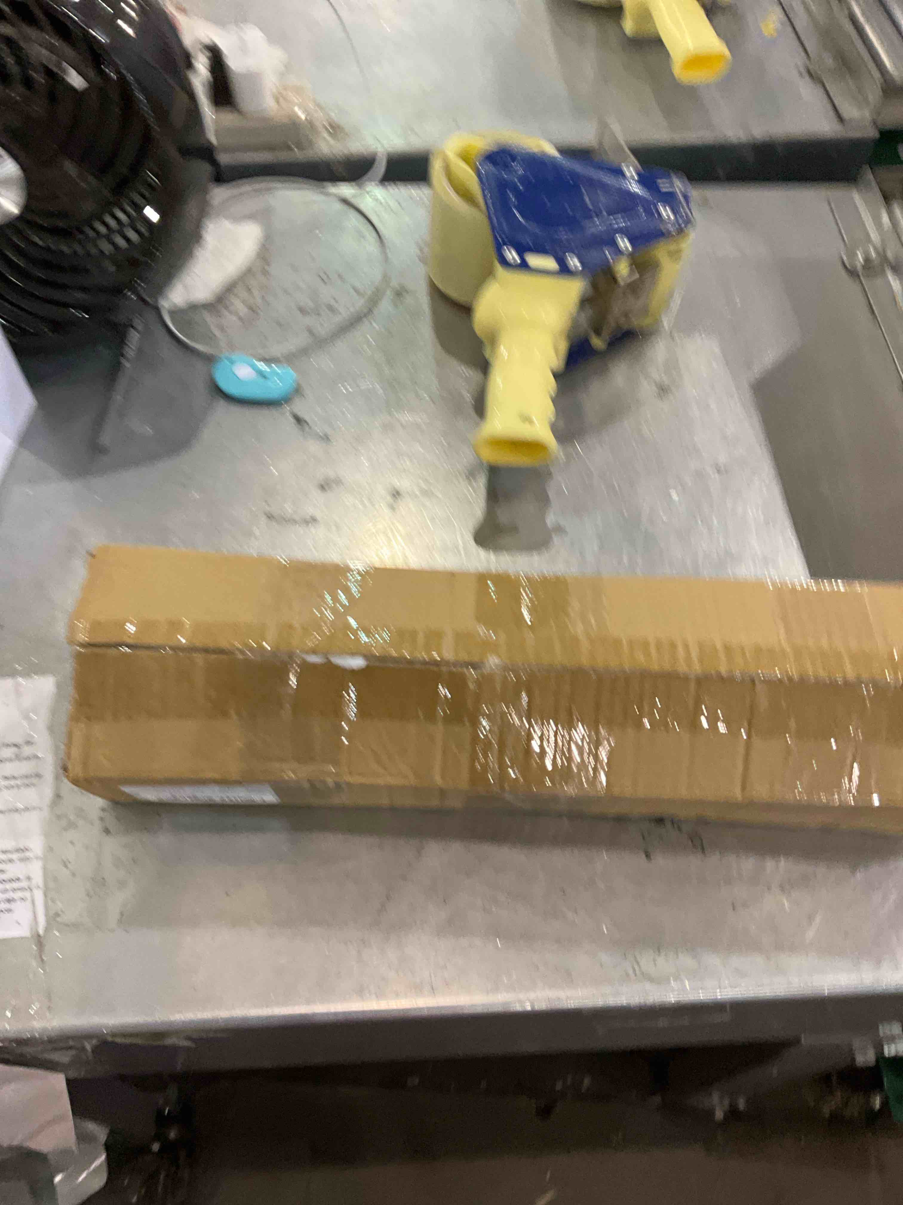 https://s3.amazonaws.com/lotting-images-prod/bidfta/EXS00813950_1698684751297.jpeg