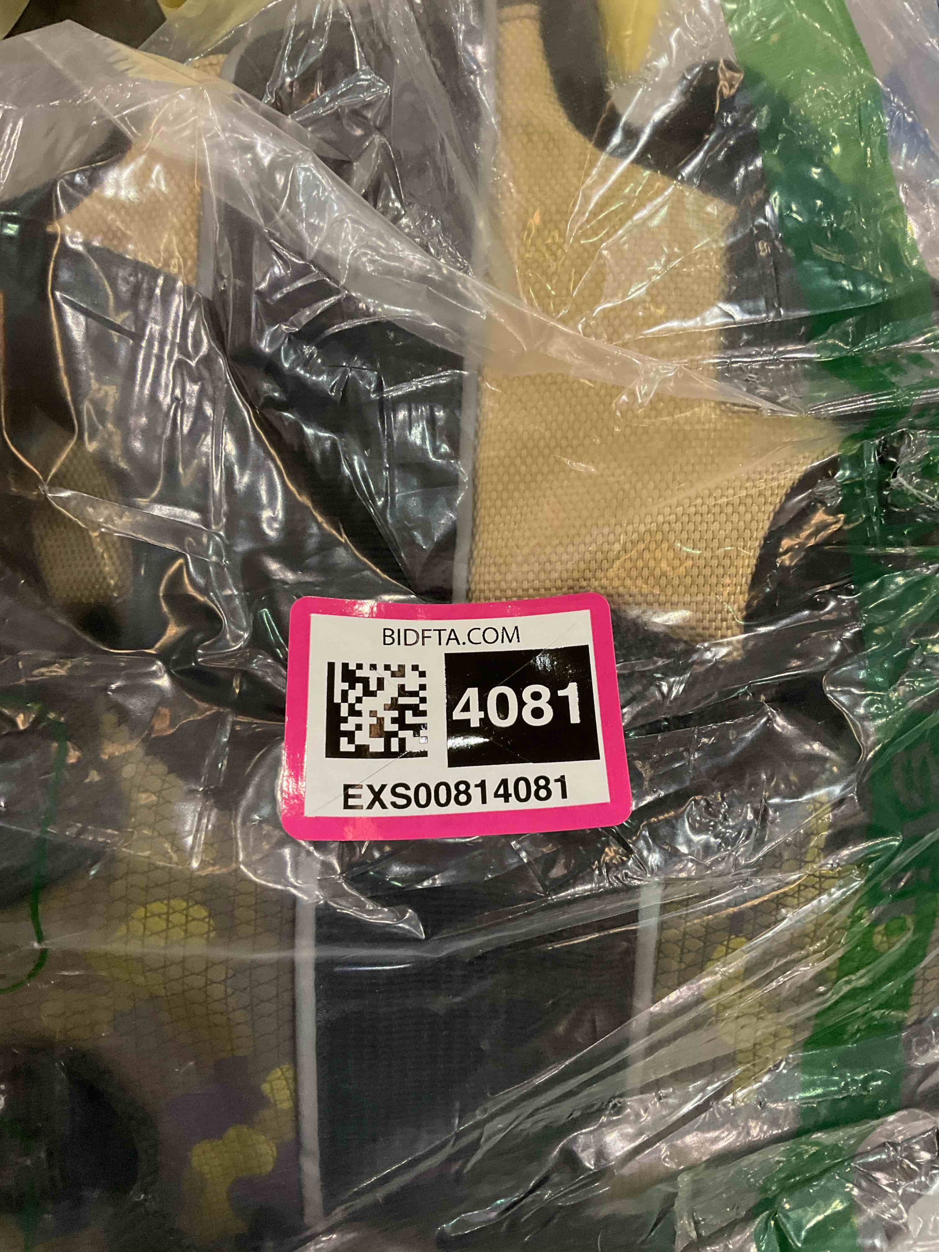https://s3.amazonaws.com/lotting-images-prod/bidfta/EXS00814081_1698160714363.jpeg