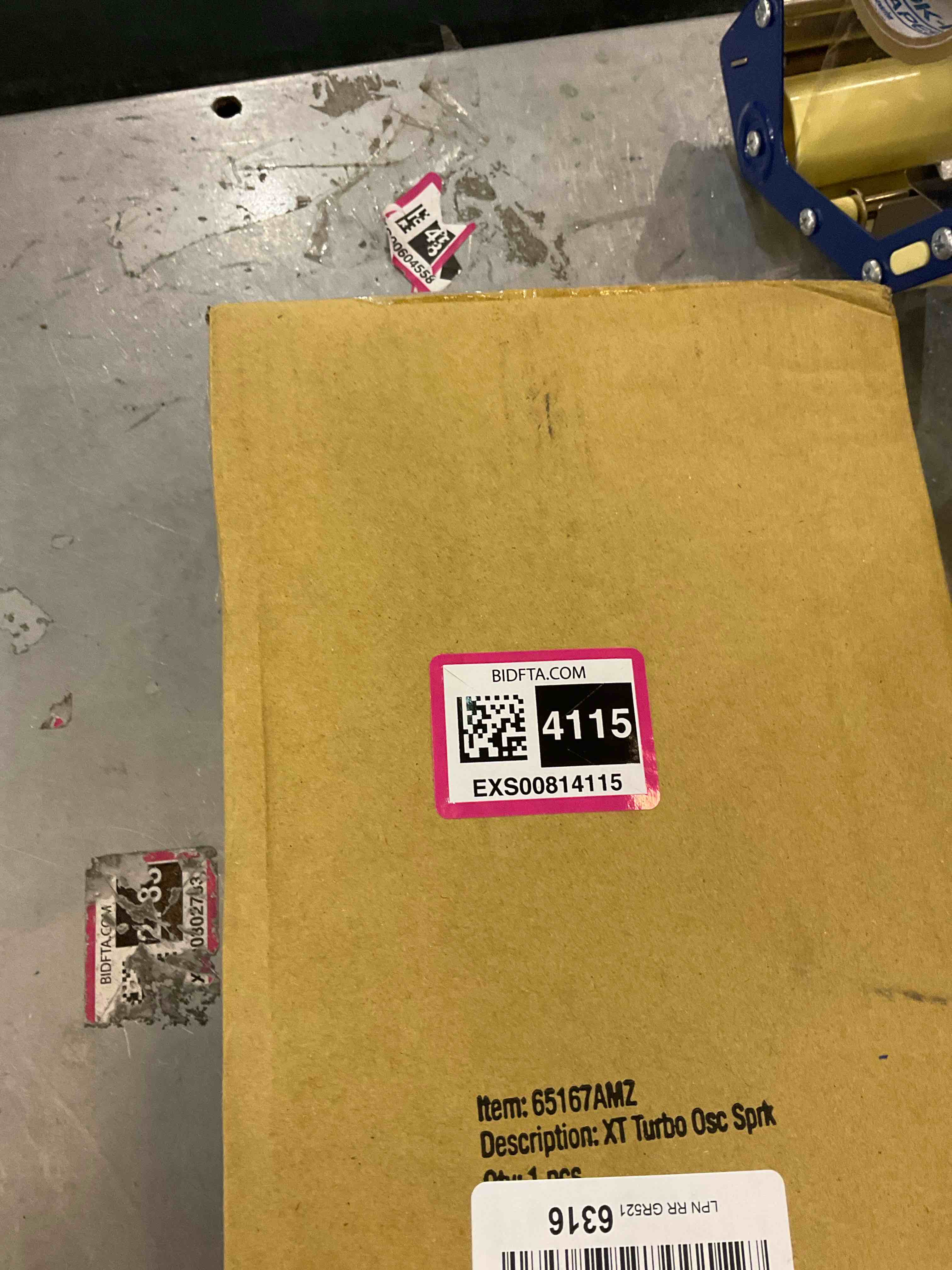 https://s3.amazonaws.com/lotting-images-prod/bidfta/EXS00814115_1698165528061.jpeg
