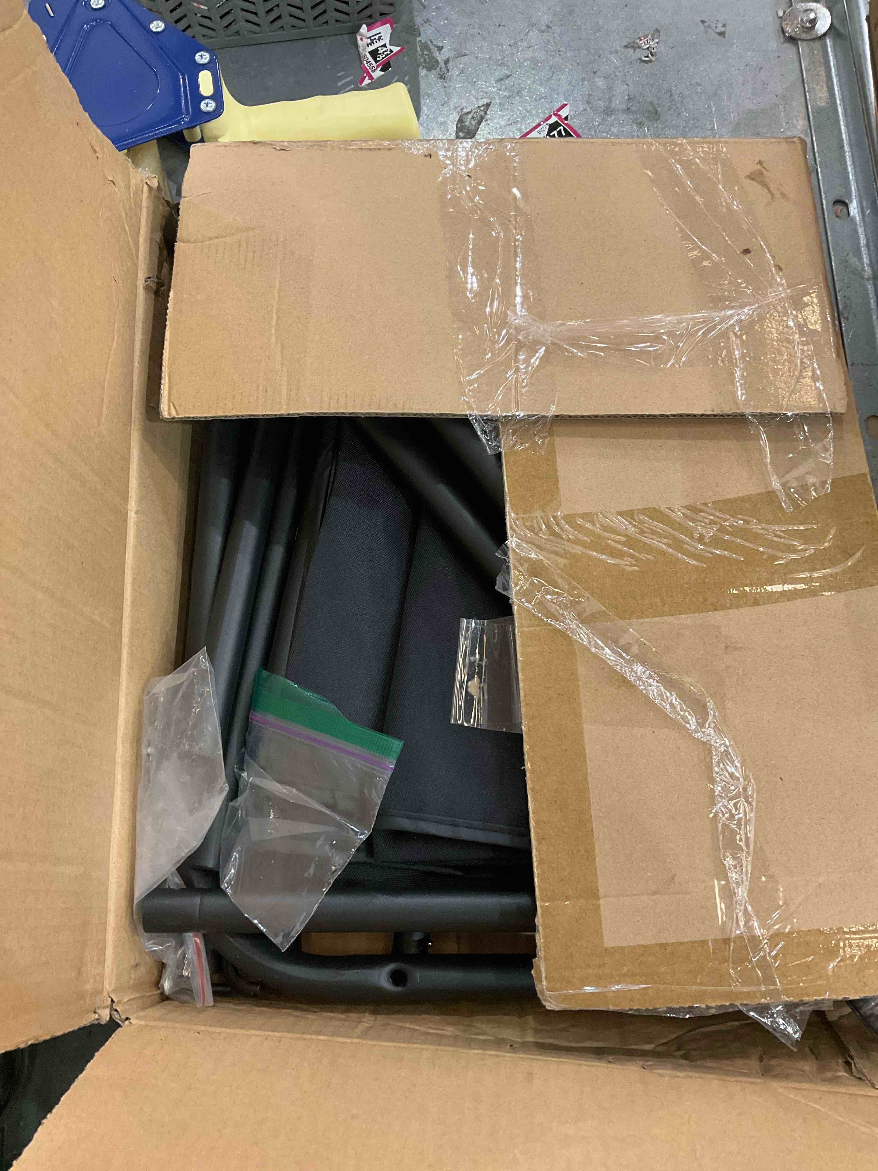 https://s3.amazonaws.com/lotting-images-prod/bidfta/EXS00814197_1698175274999.jpeg