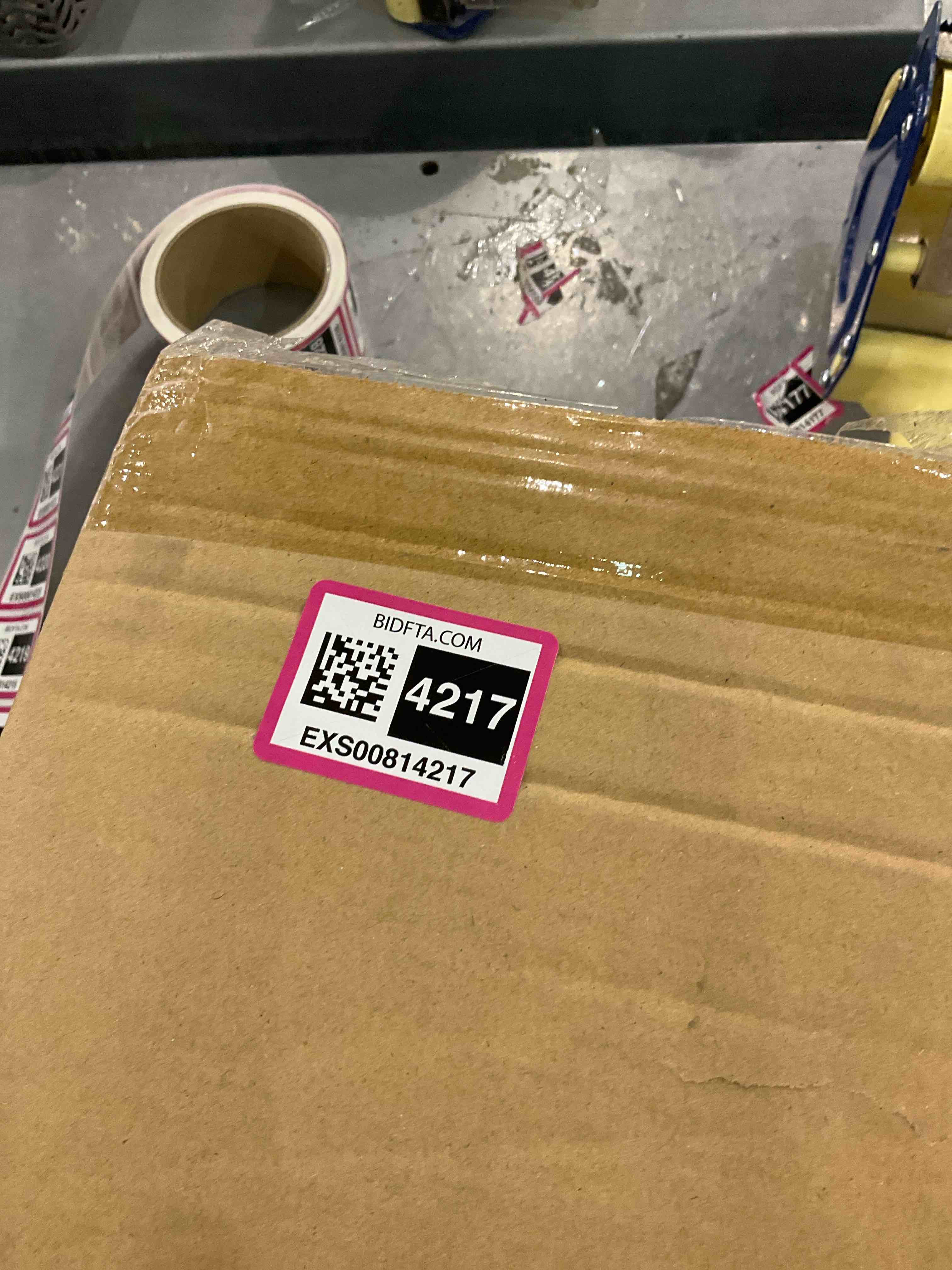https://s3.amazonaws.com/lotting-images-prod/bidfta/EXS00814217_1698235121578.jpeg