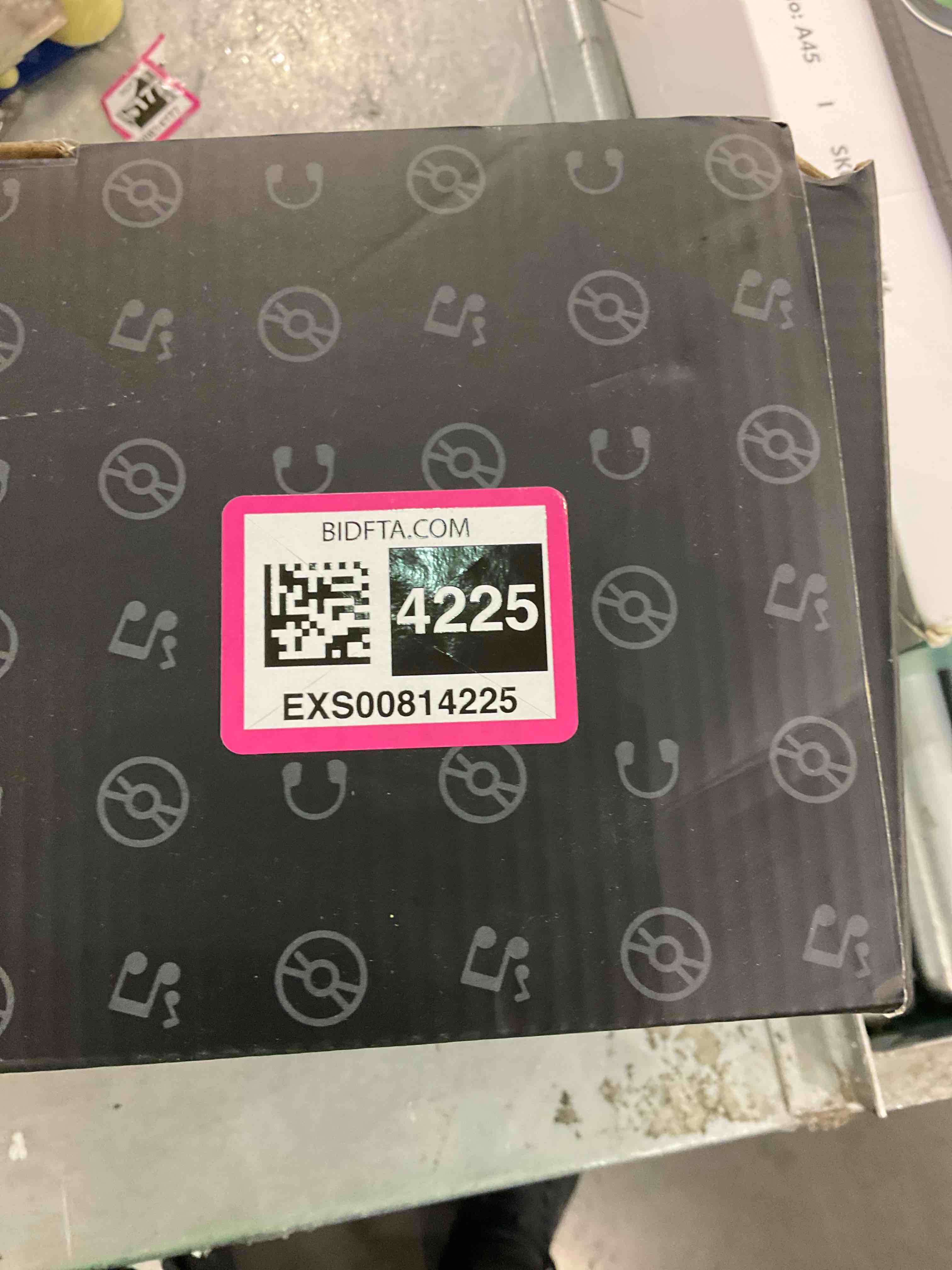 https://s3.amazonaws.com/lotting-images-prod/bidfta/EXS00814225_1698236113282.jpeg