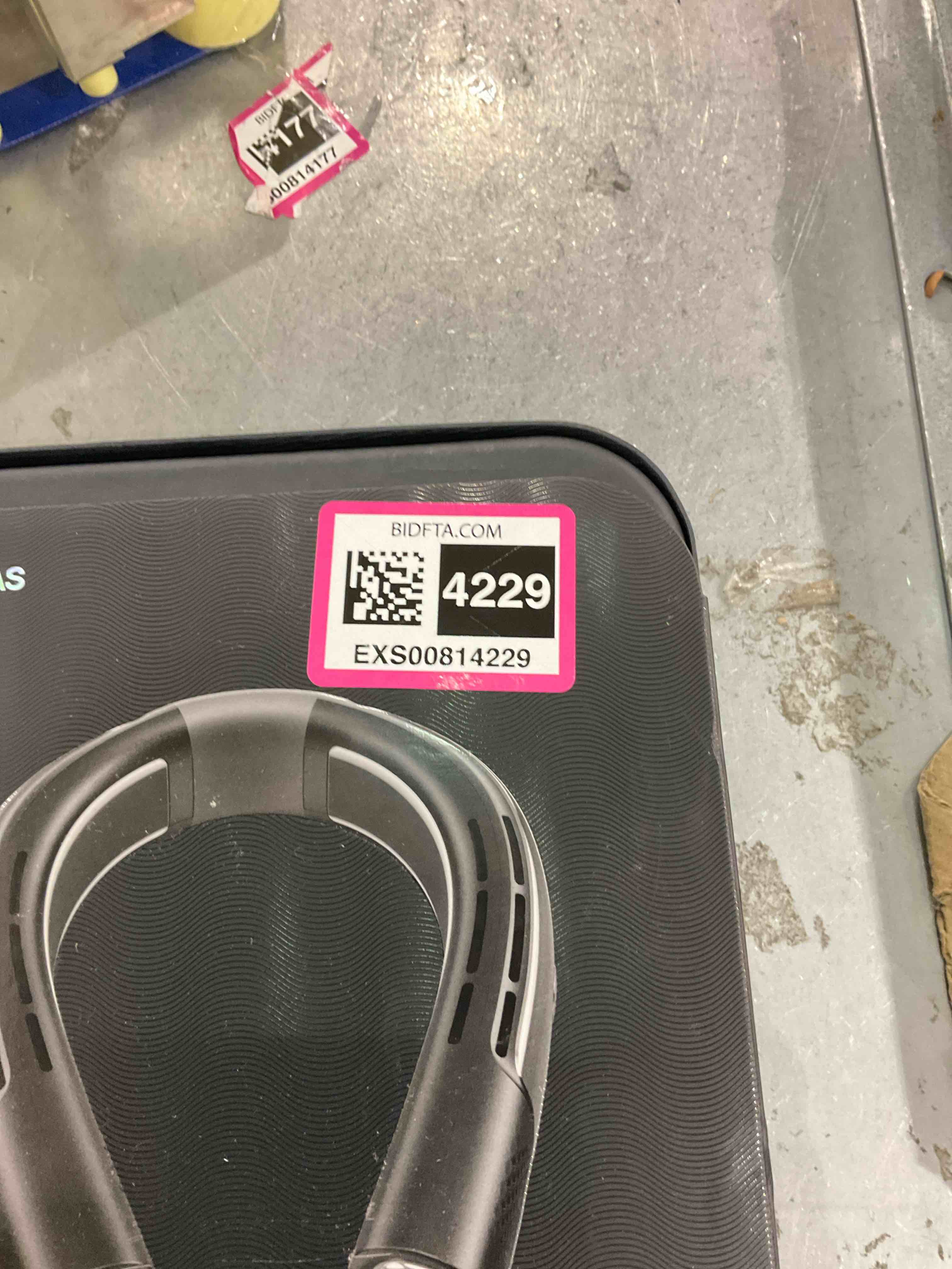 https://s3.amazonaws.com/lotting-images-prod/bidfta/EXS00814229_1698236269183.jpeg