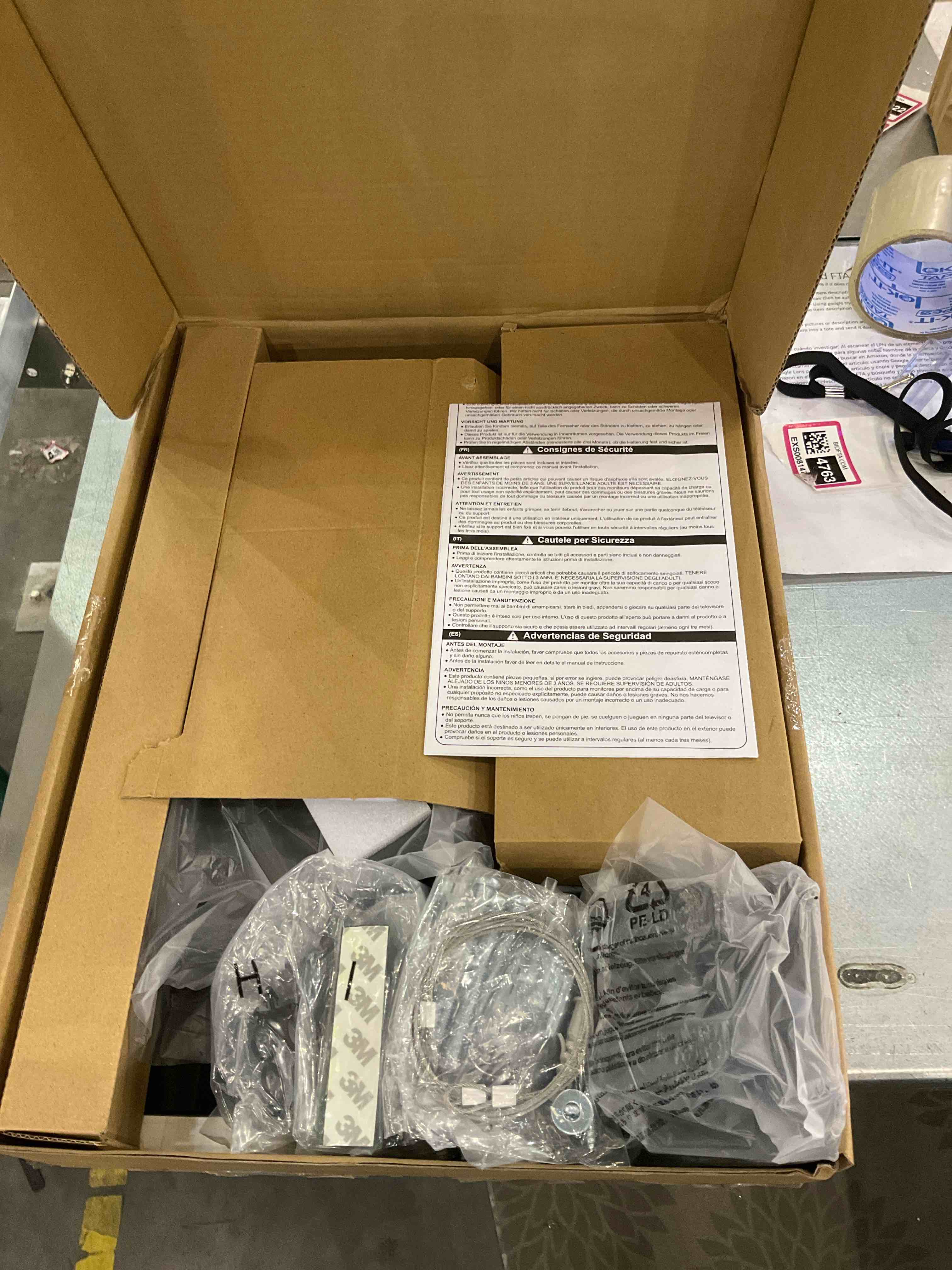 https://s3.amazonaws.com/lotting-images-prod/bidfta/EXS00814801_1698425933439.jpeg