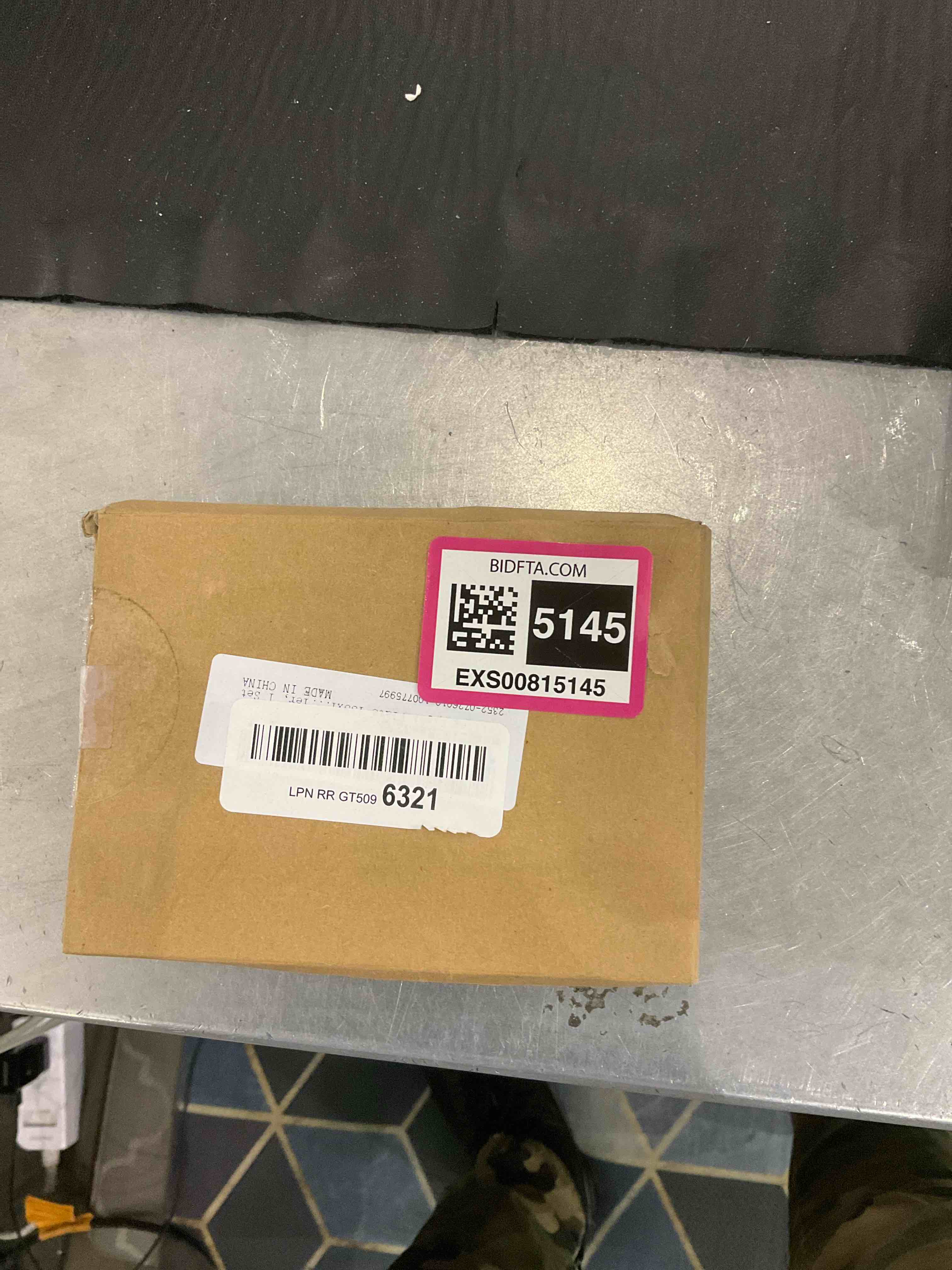 https://s3.amazonaws.com/lotting-images-prod/bidfta/EXS00815145_1698319223124.jpeg