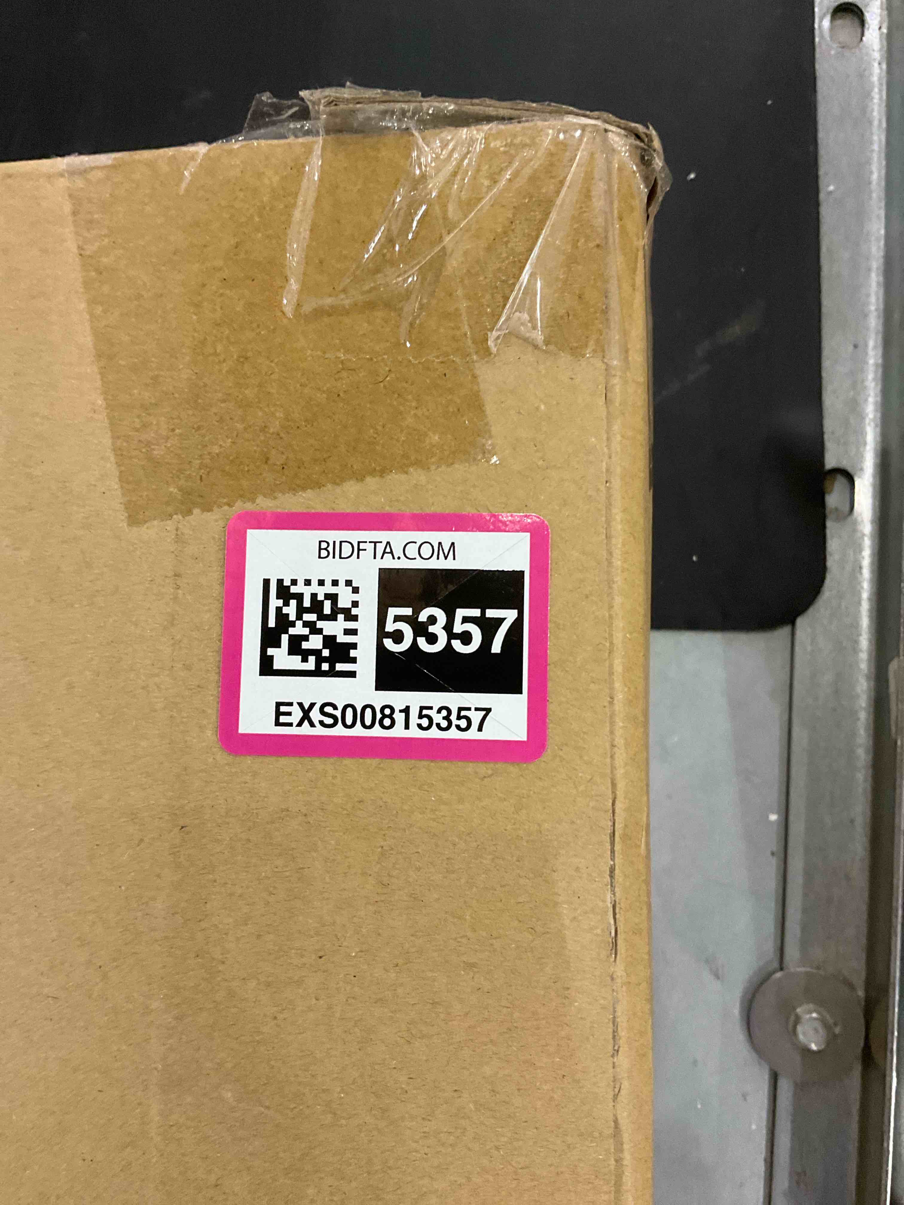 https://s3.amazonaws.com/lotting-images-prod/bidfta/EXS00815357_1698681015286.jpeg