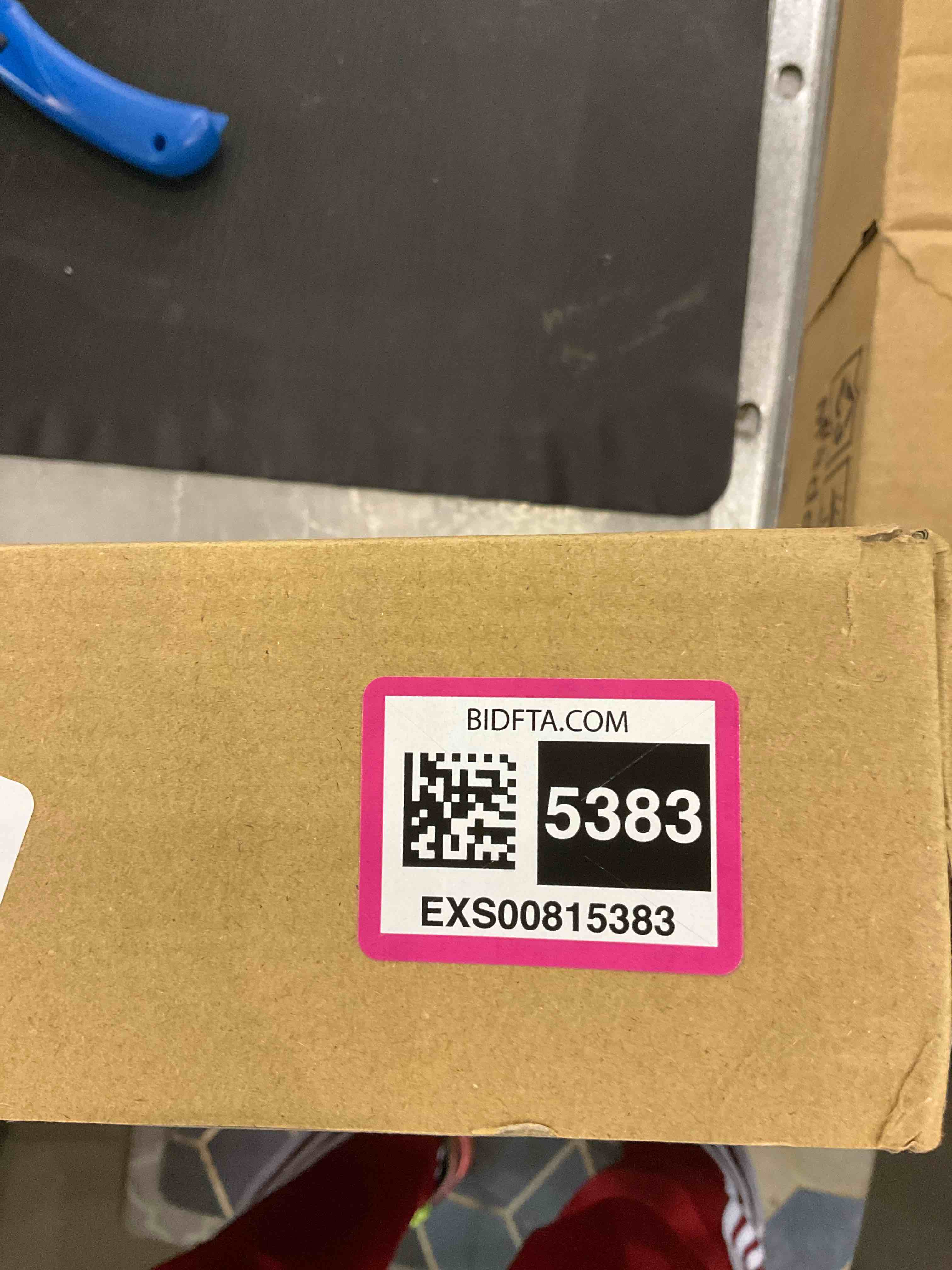 https://s3.amazonaws.com/lotting-images-prod/bidfta/EXS00815383_1698686812922.jpeg