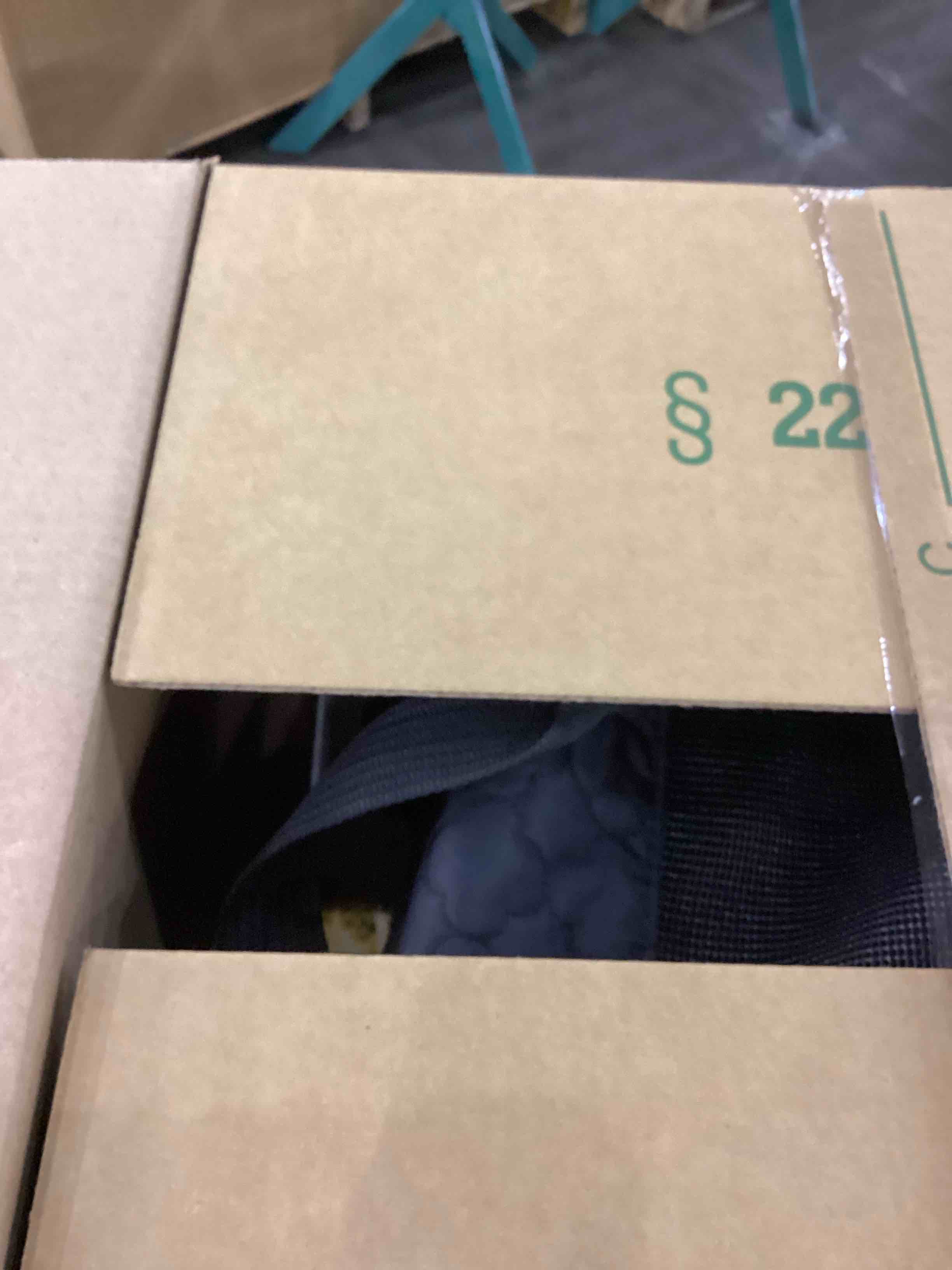 https://s3.amazonaws.com/lotting-images-prod/bidfta/EXS00816222_1698322257505.jpeg