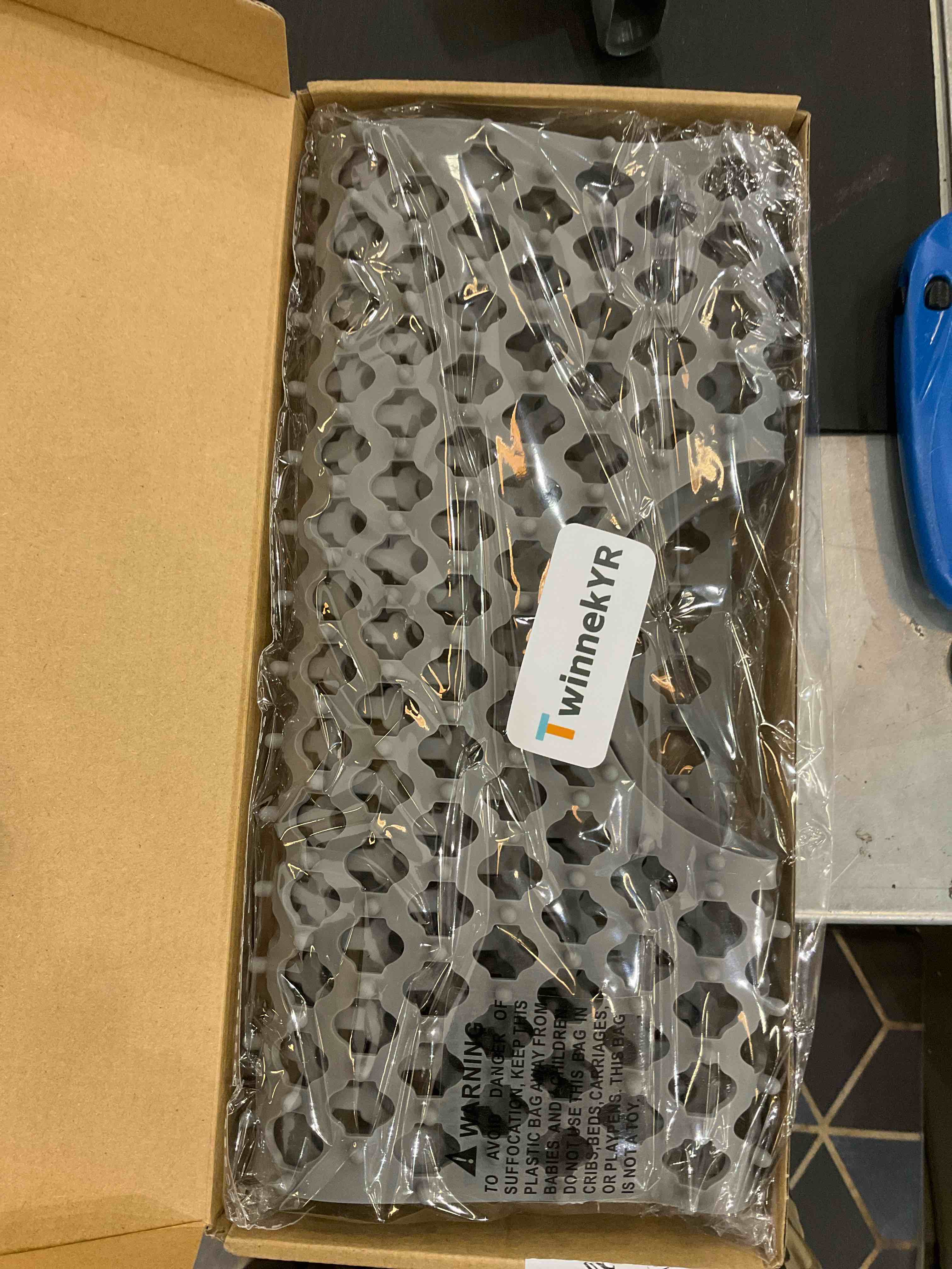 https://s3.amazonaws.com/lotting-images-prod/bidfta/EXS00817021_1698774495076.jpeg