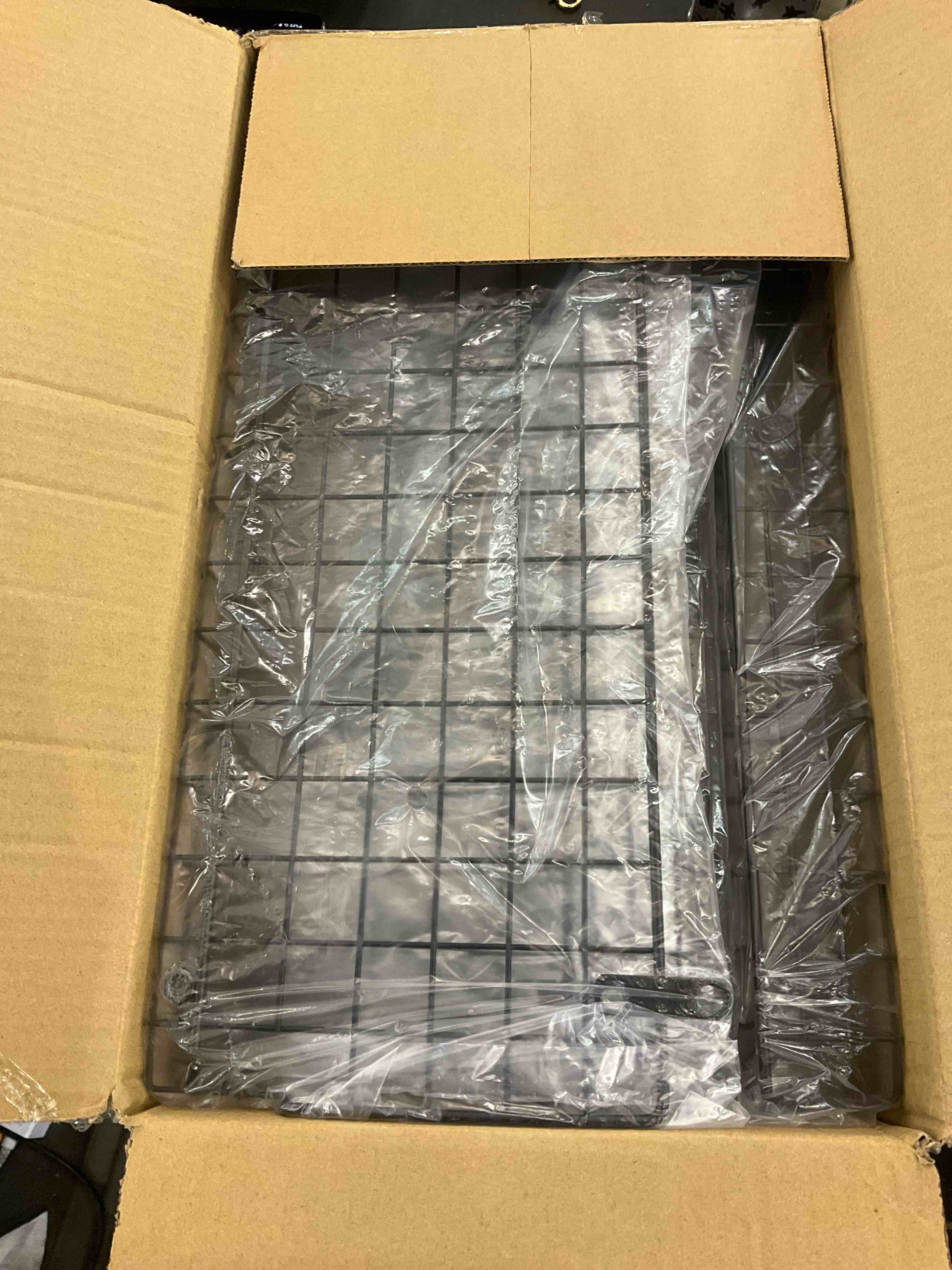 https://s3.amazonaws.com/lotting-images-prod/bidfta/EXS00817033_1698778393243.jpeg