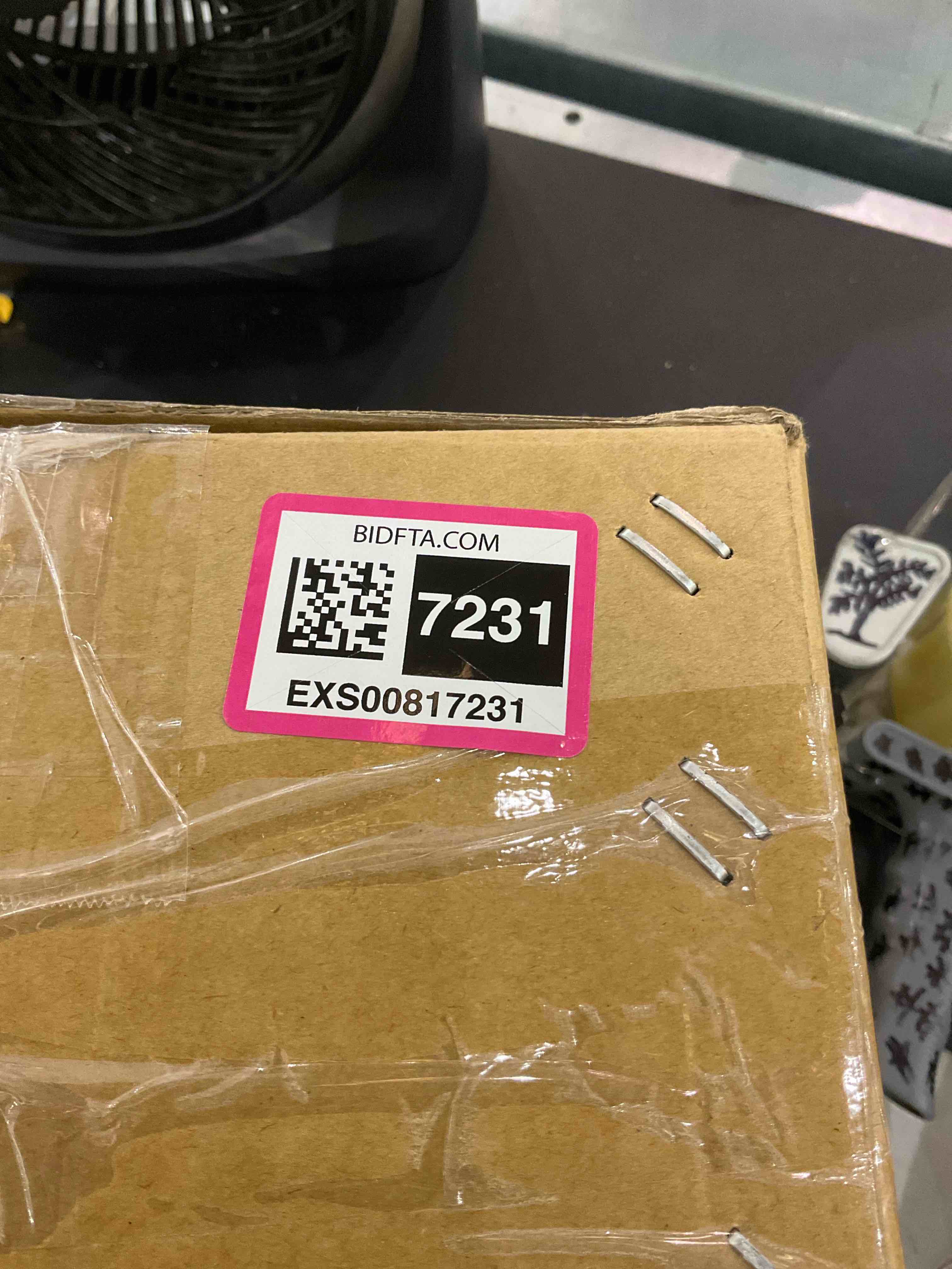 https://s3.amazonaws.com/lotting-images-prod/bidfta/EXS00817231_1699278873366.jpeg