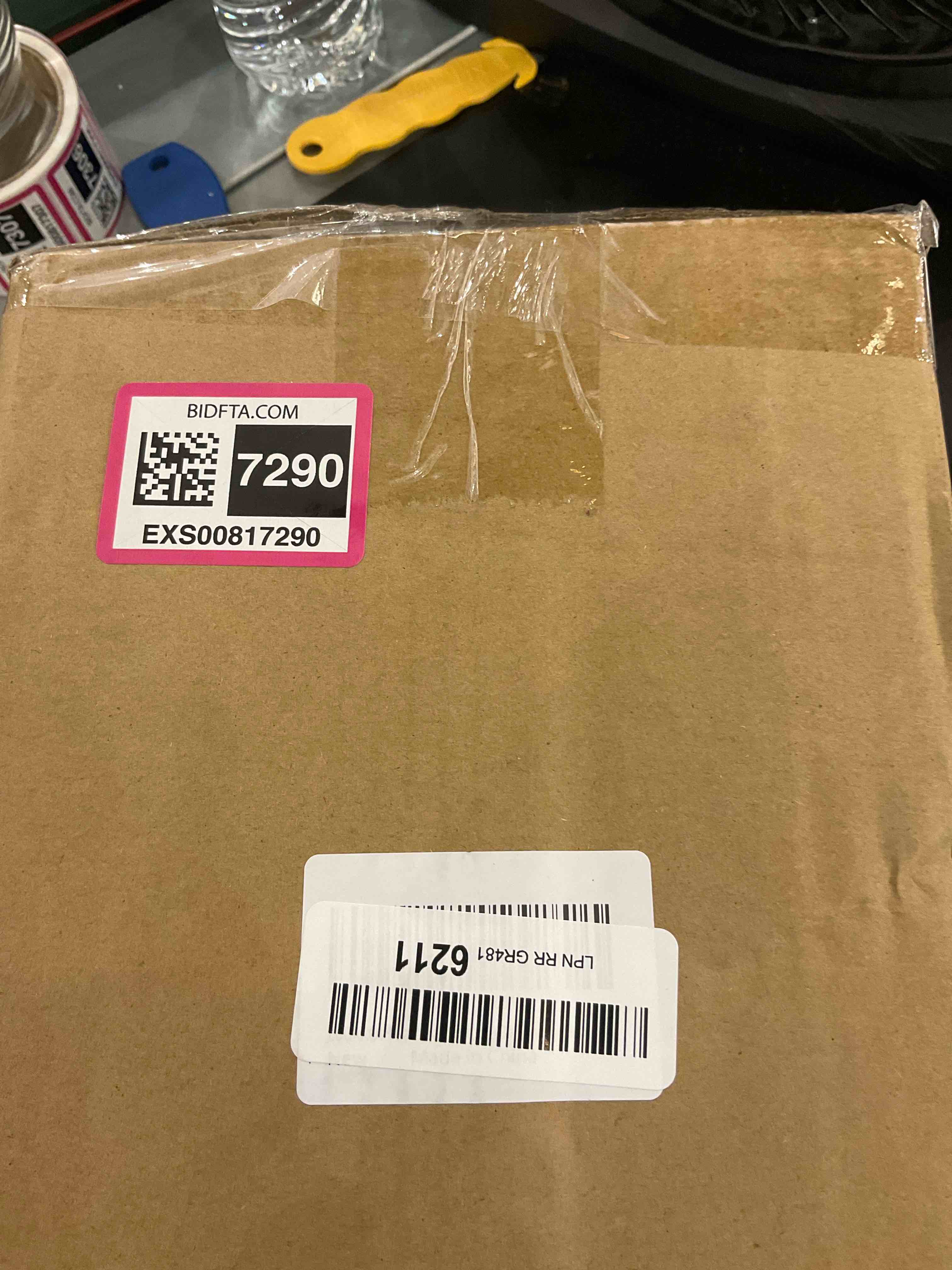 https://s3.amazonaws.com/lotting-images-prod/bidfta/EXS00817290_1699288816593.jpeg