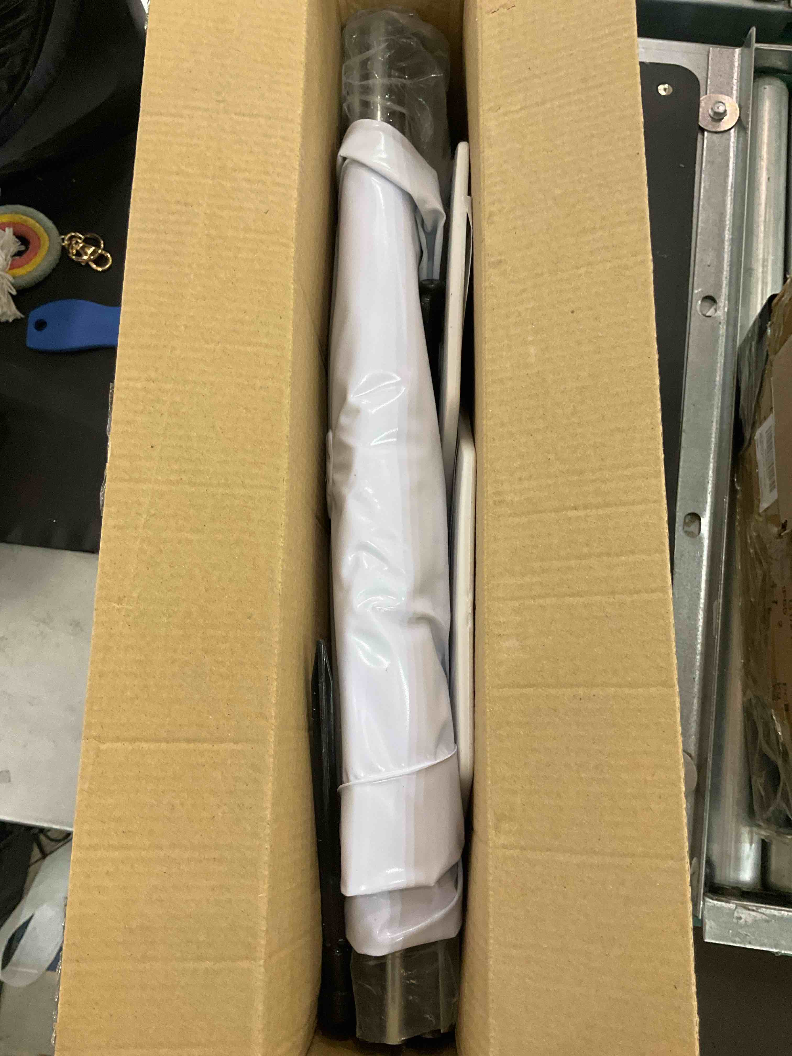 https://s3.amazonaws.com/lotting-images-prod/bidfta/EXS00817428_1699370665316.jpeg