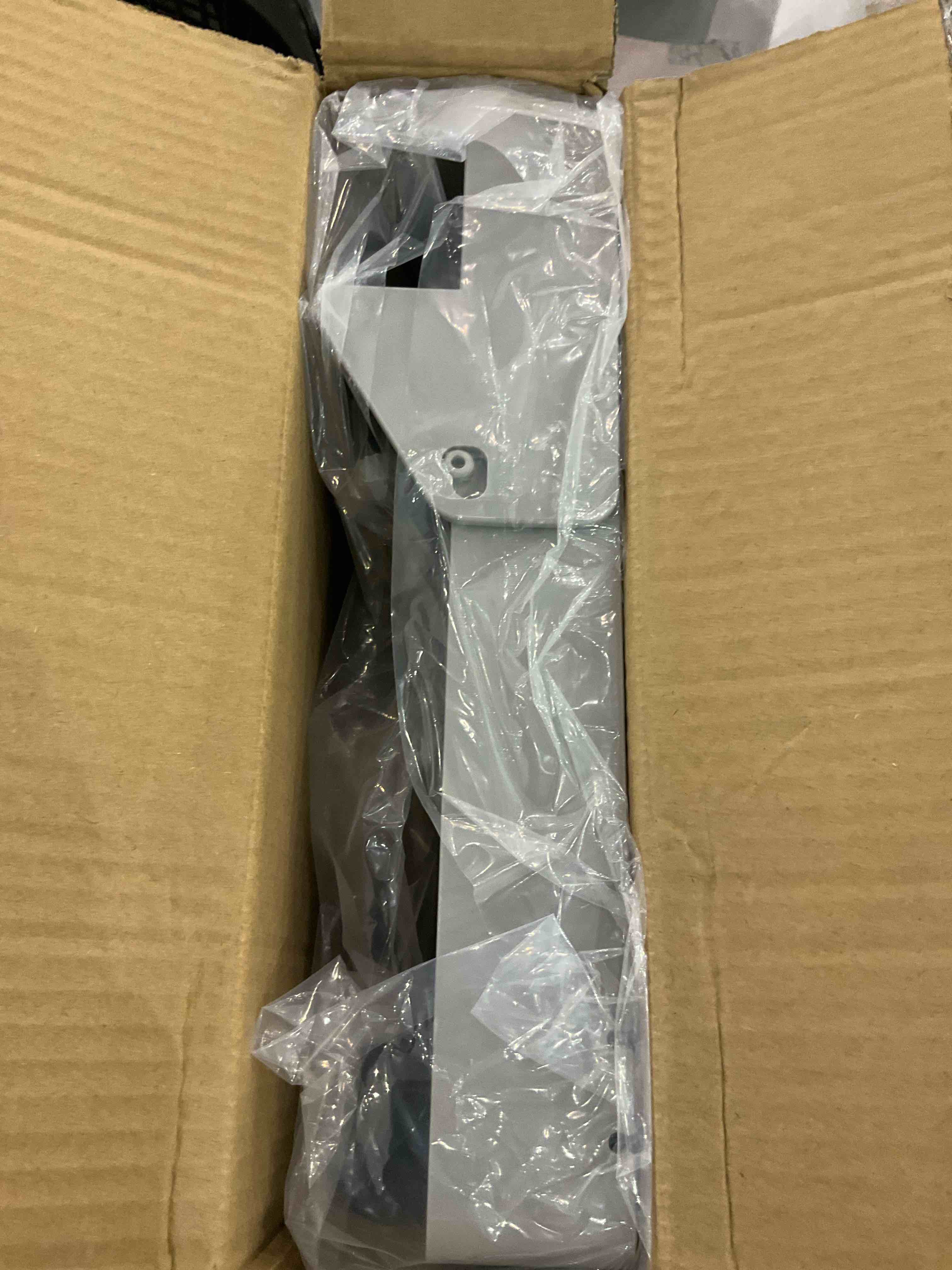https://s3.amazonaws.com/lotting-images-prod/bidfta/EXS00817489_1699446309334.jpeg