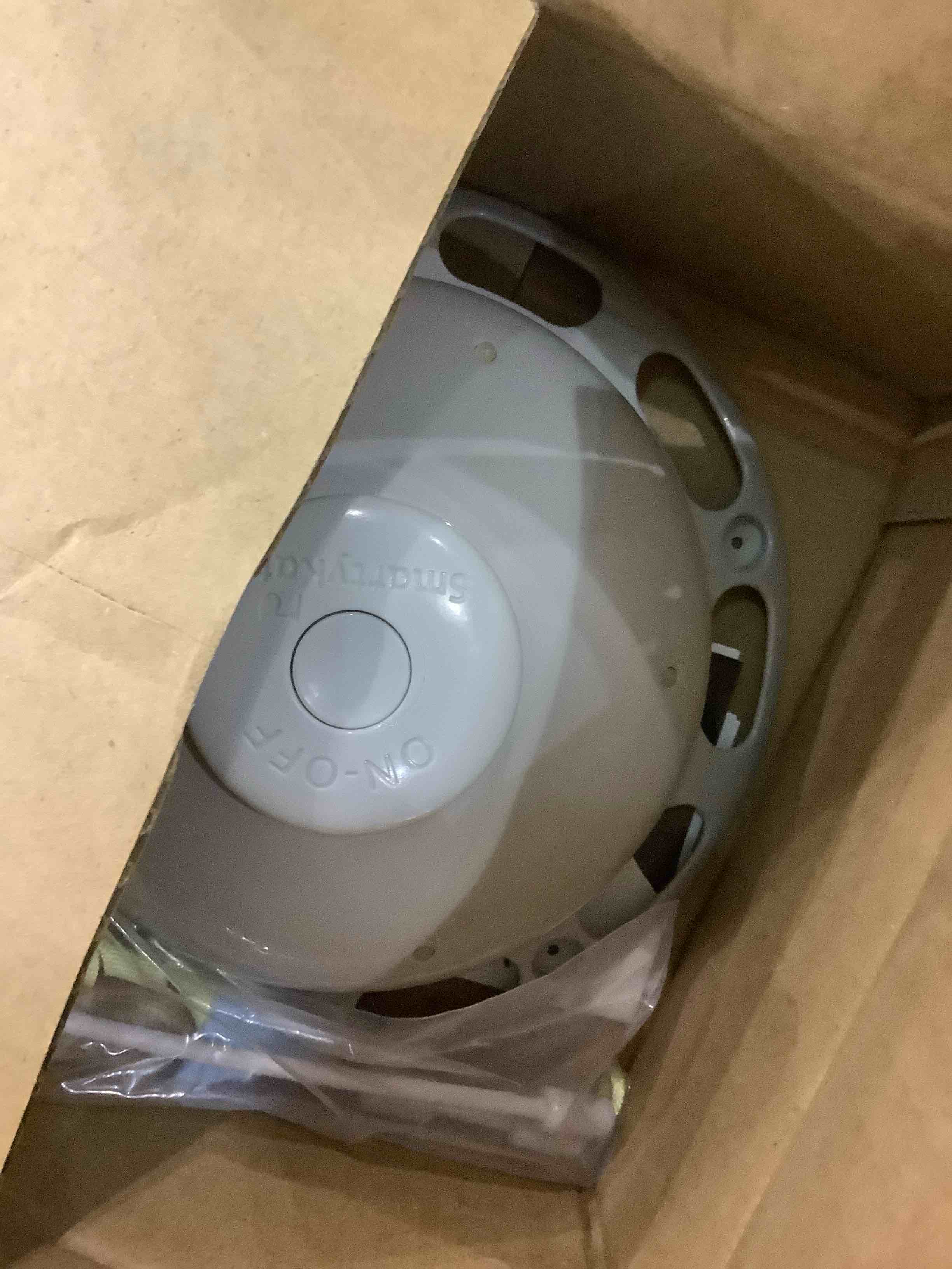 https://s3.amazonaws.com/lotting-images-prod/bidfta/EXS00817879_1698752111997.jpeg