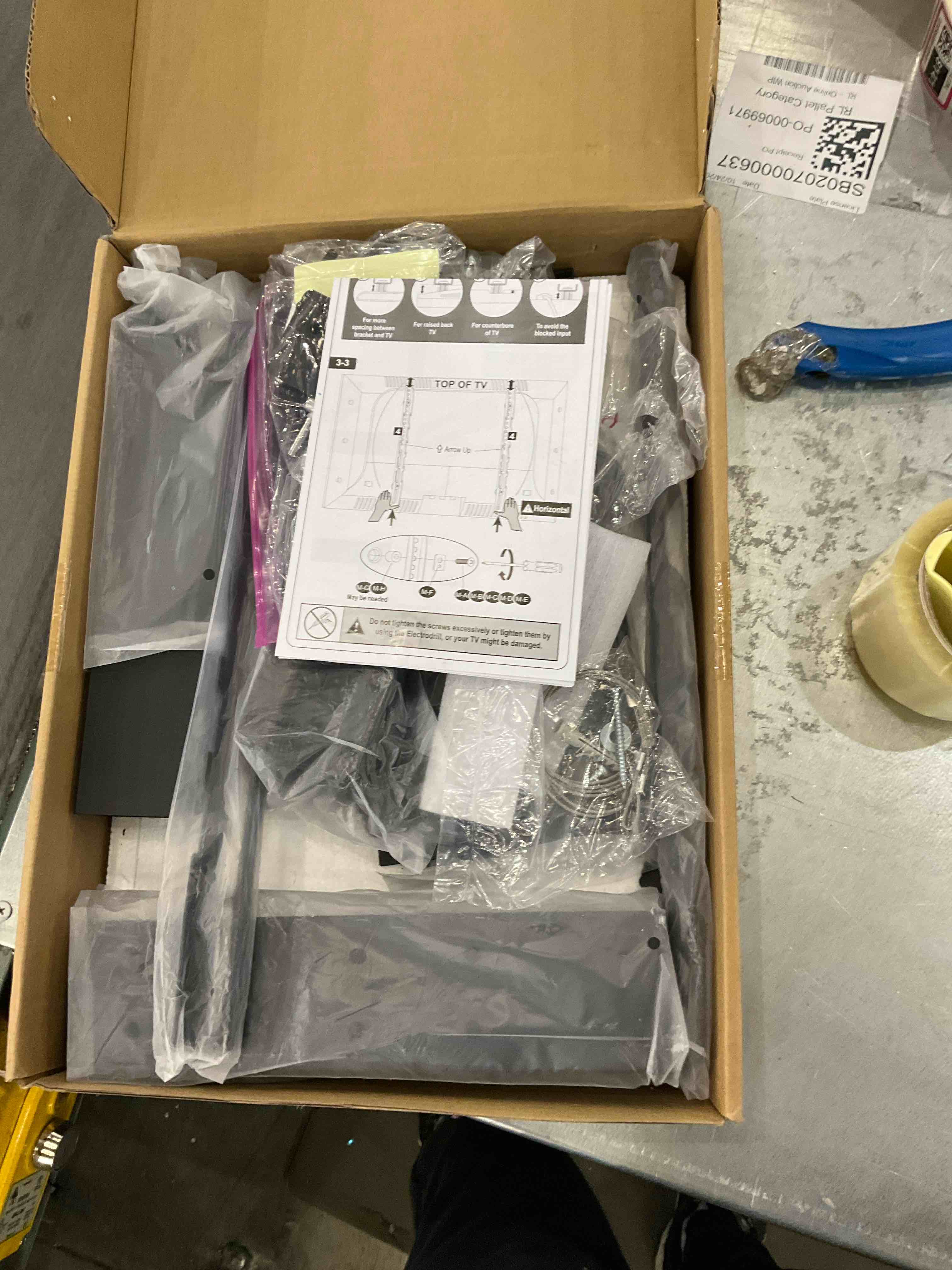 https://s3.amazonaws.com/lotting-images-prod/bidfta/EXS00818151_1698161291406.jpeg
