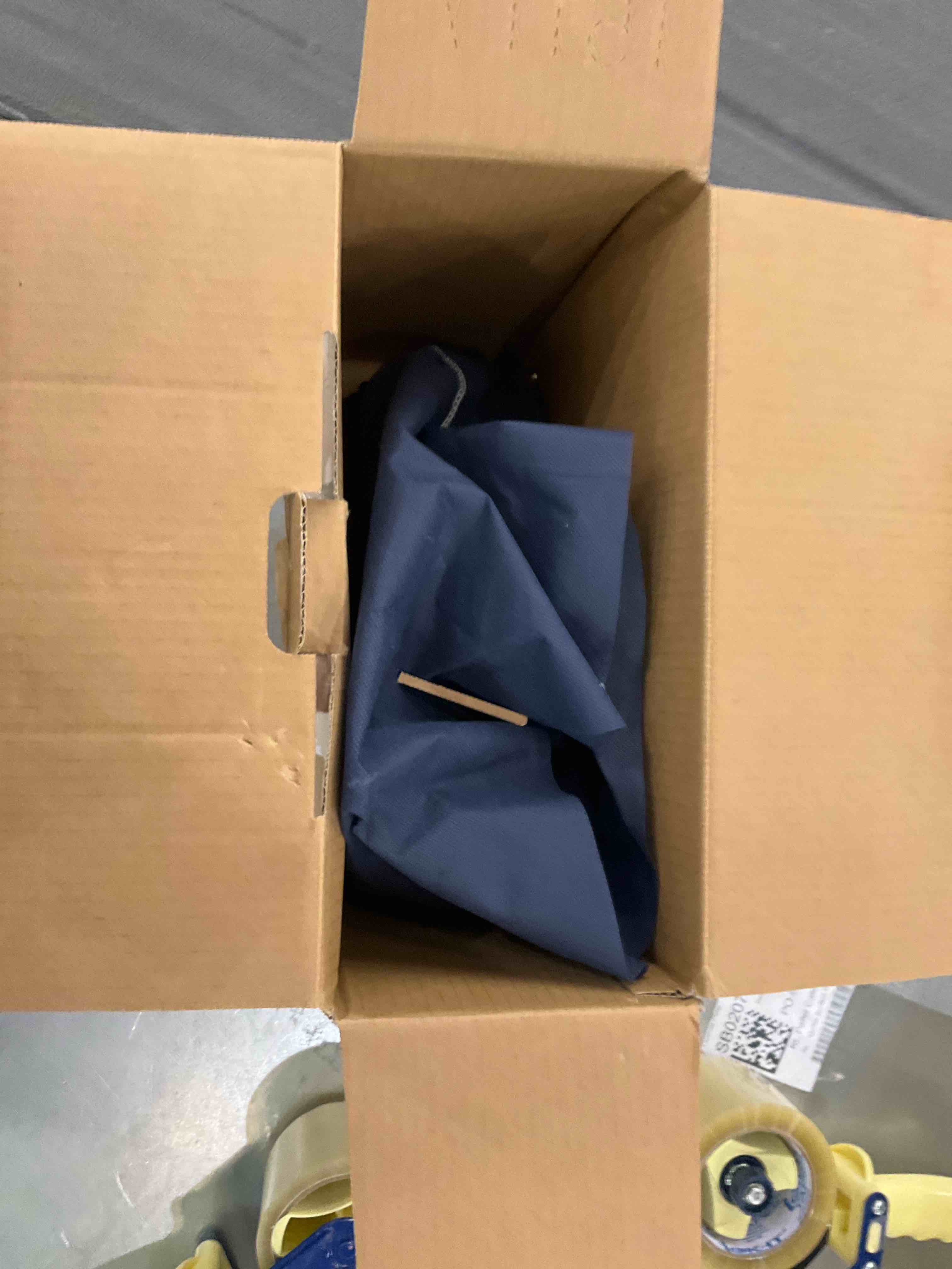 https://s3.amazonaws.com/lotting-images-prod/bidfta/EXS00818171_1698172496040.jpeg