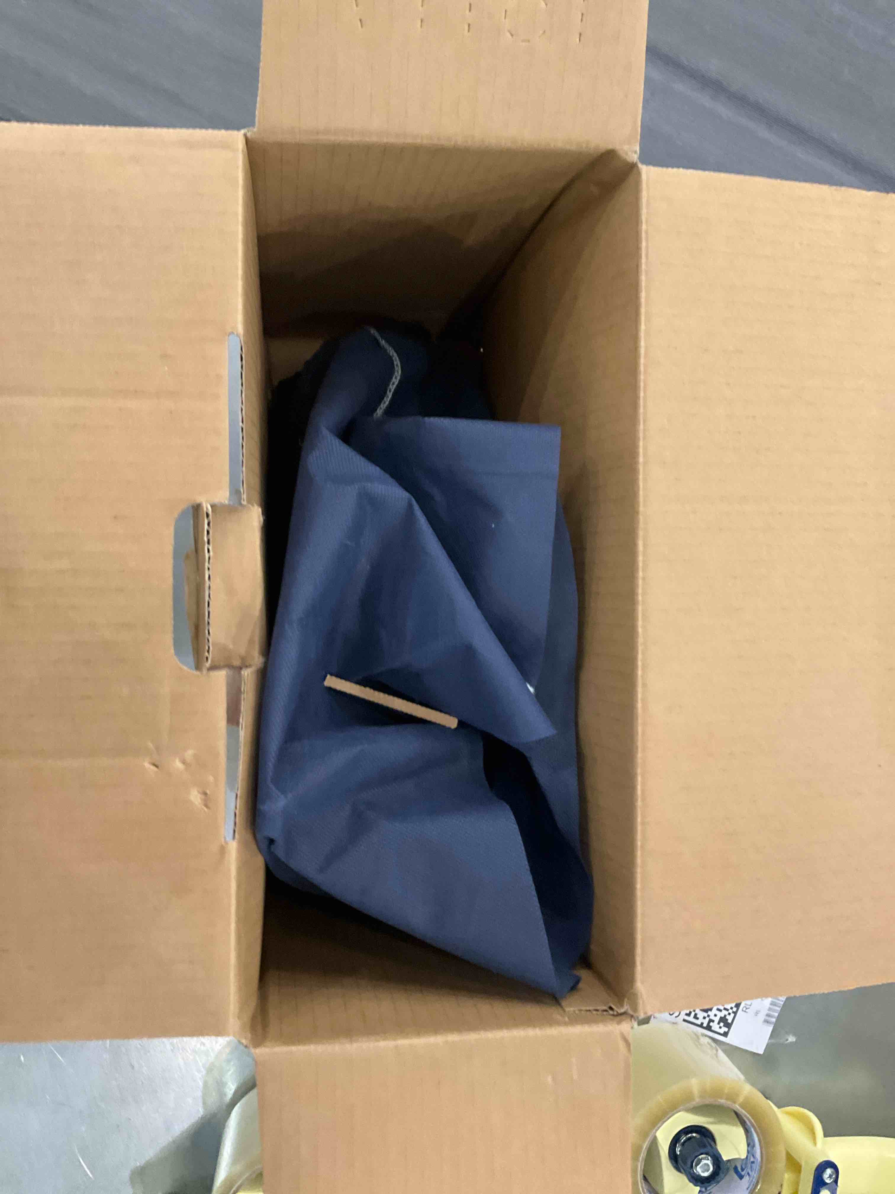 https://s3.amazonaws.com/lotting-images-prod/bidfta/EXS00818171_1698172497110.jpeg