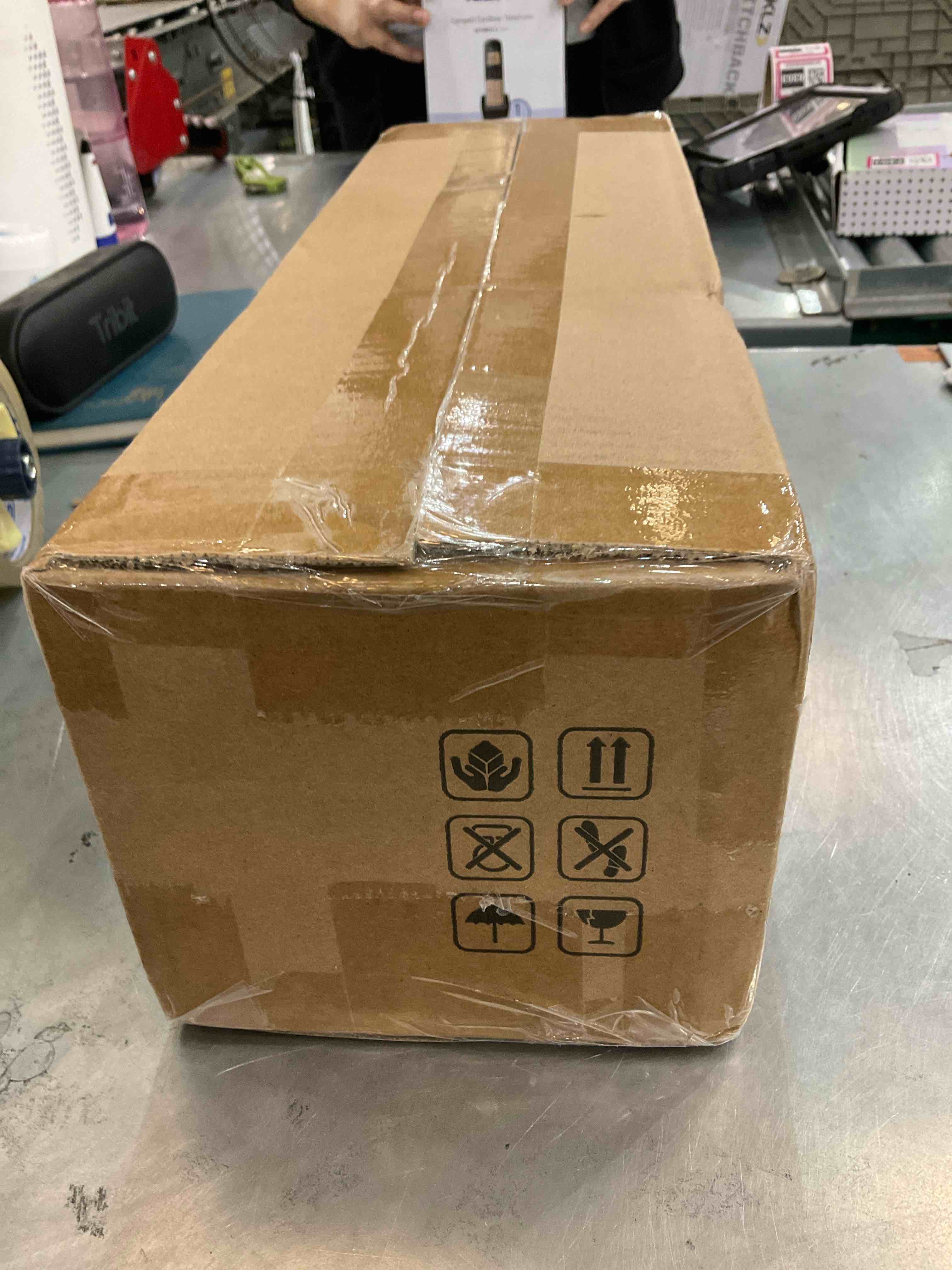 https://s3.amazonaws.com/lotting-images-prod/bidfta/EXS00818568_1698252315745.jpeg