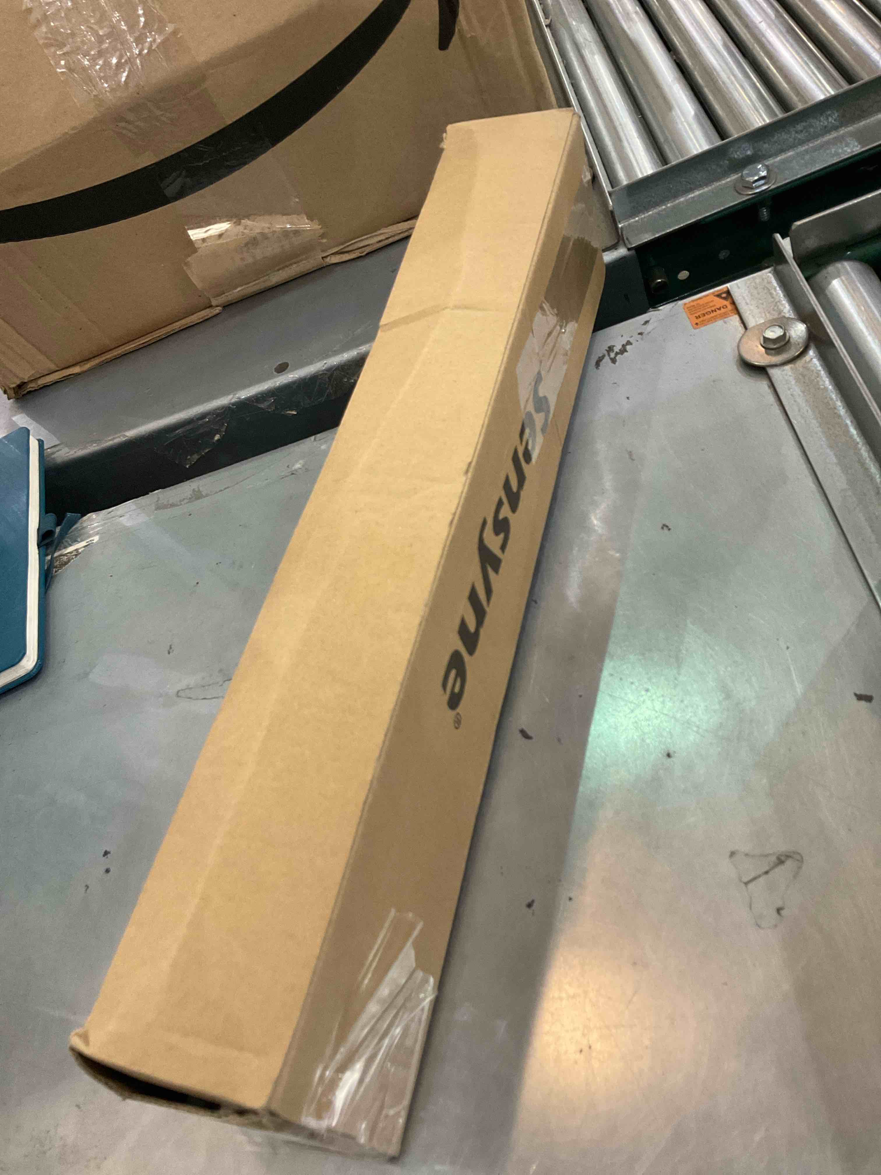https://s3.amazonaws.com/lotting-images-prod/bidfta/EXS00818571_1698252954191.jpeg