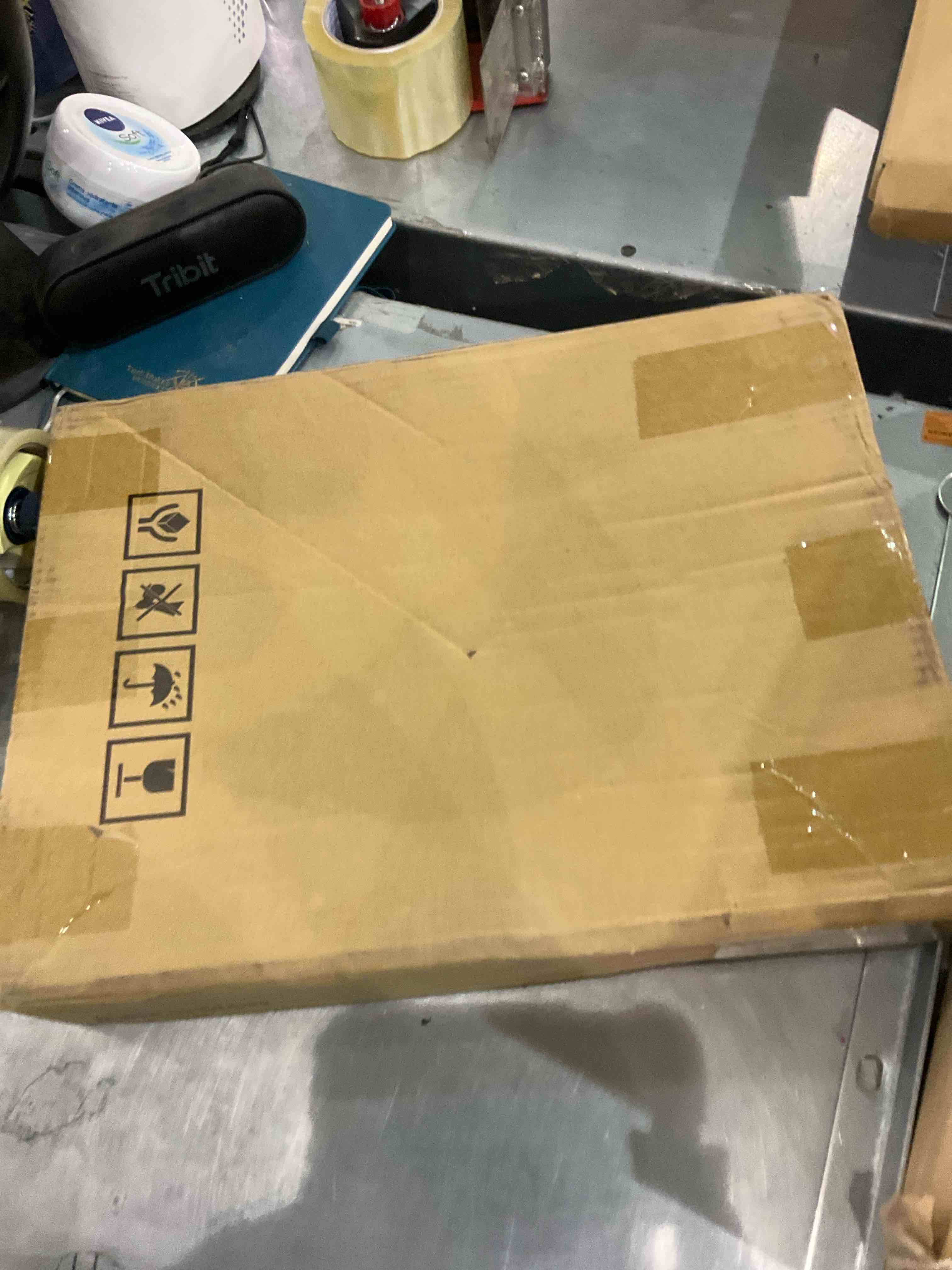 https://s3.amazonaws.com/lotting-images-prod/bidfta/EXS00818609_1698322606463.jpeg