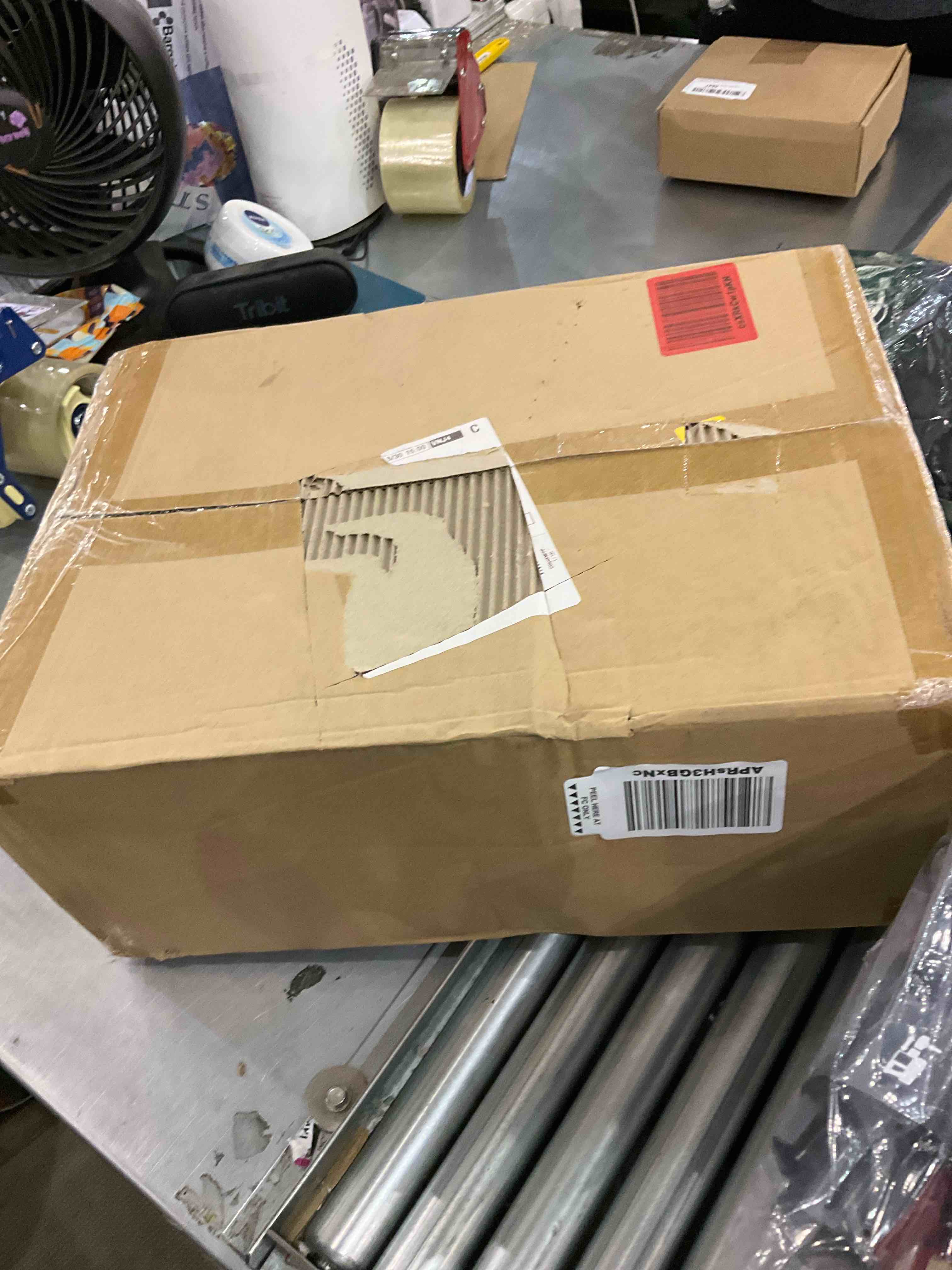 https://s3.amazonaws.com/lotting-images-prod/bidfta/EXS00818613_1698323101145.jpeg