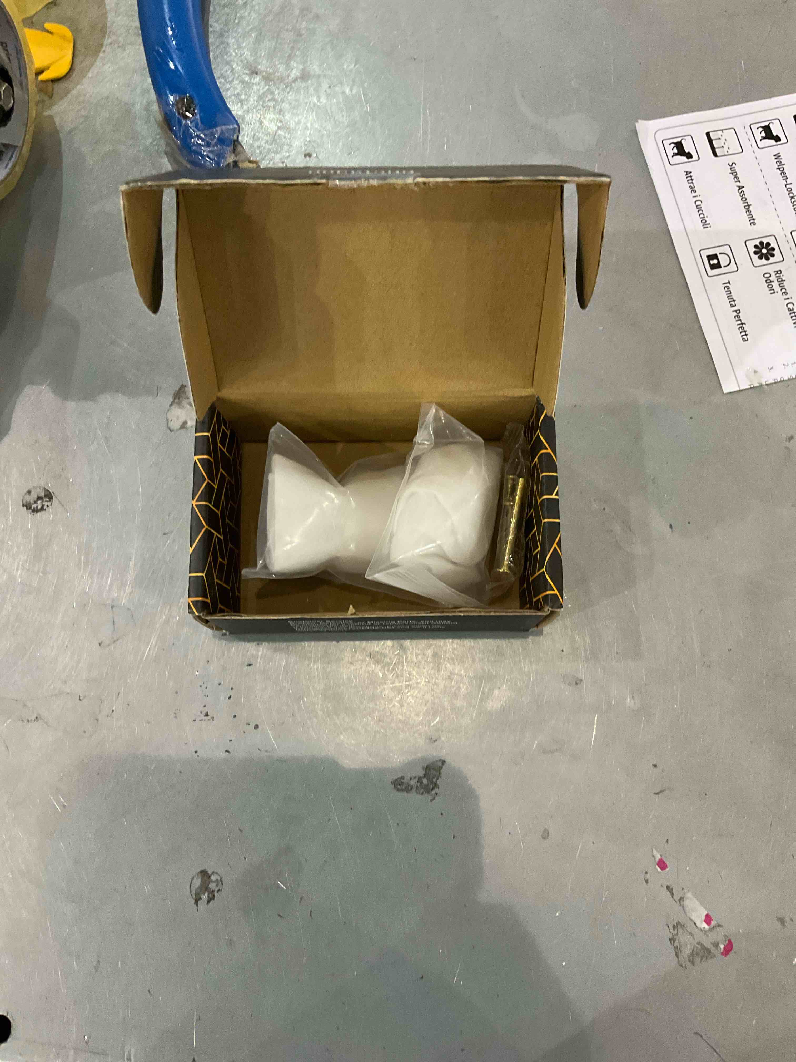 https://s3.amazonaws.com/lotting-images-prod/bidfta/EXS00819377_1699882282868.jpeg