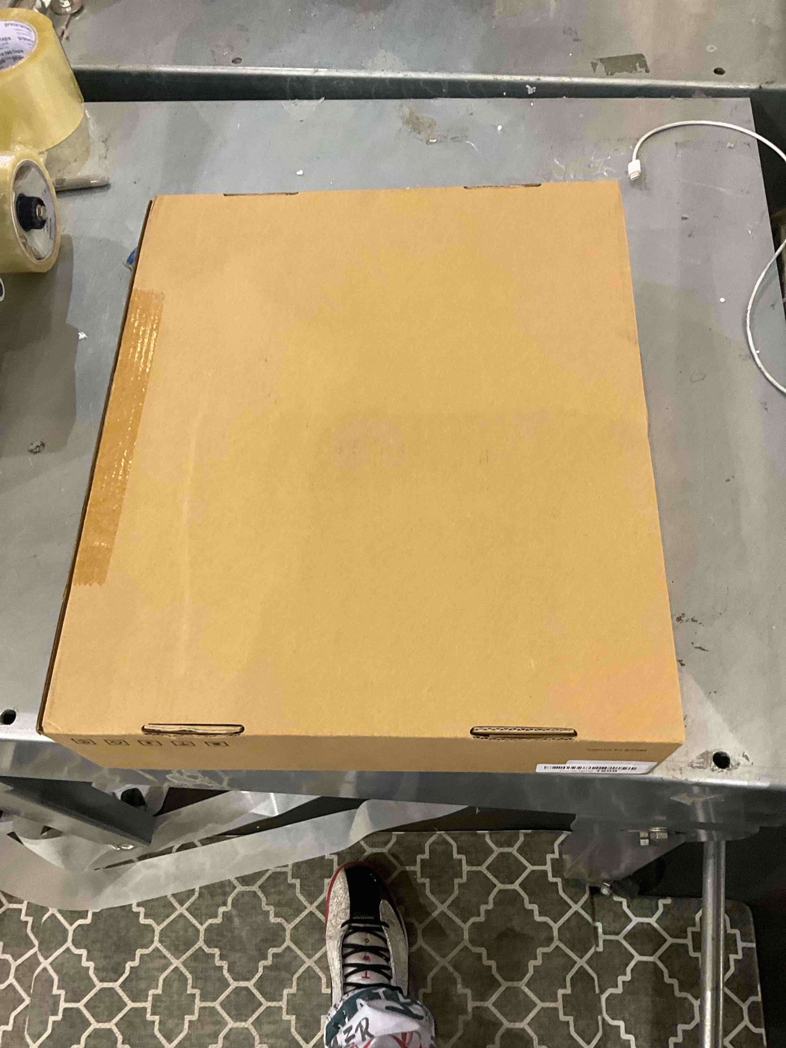 https://s3.amazonaws.com/lotting-images-prod/bidfta/EXS00819484_1699906725942.jpeg