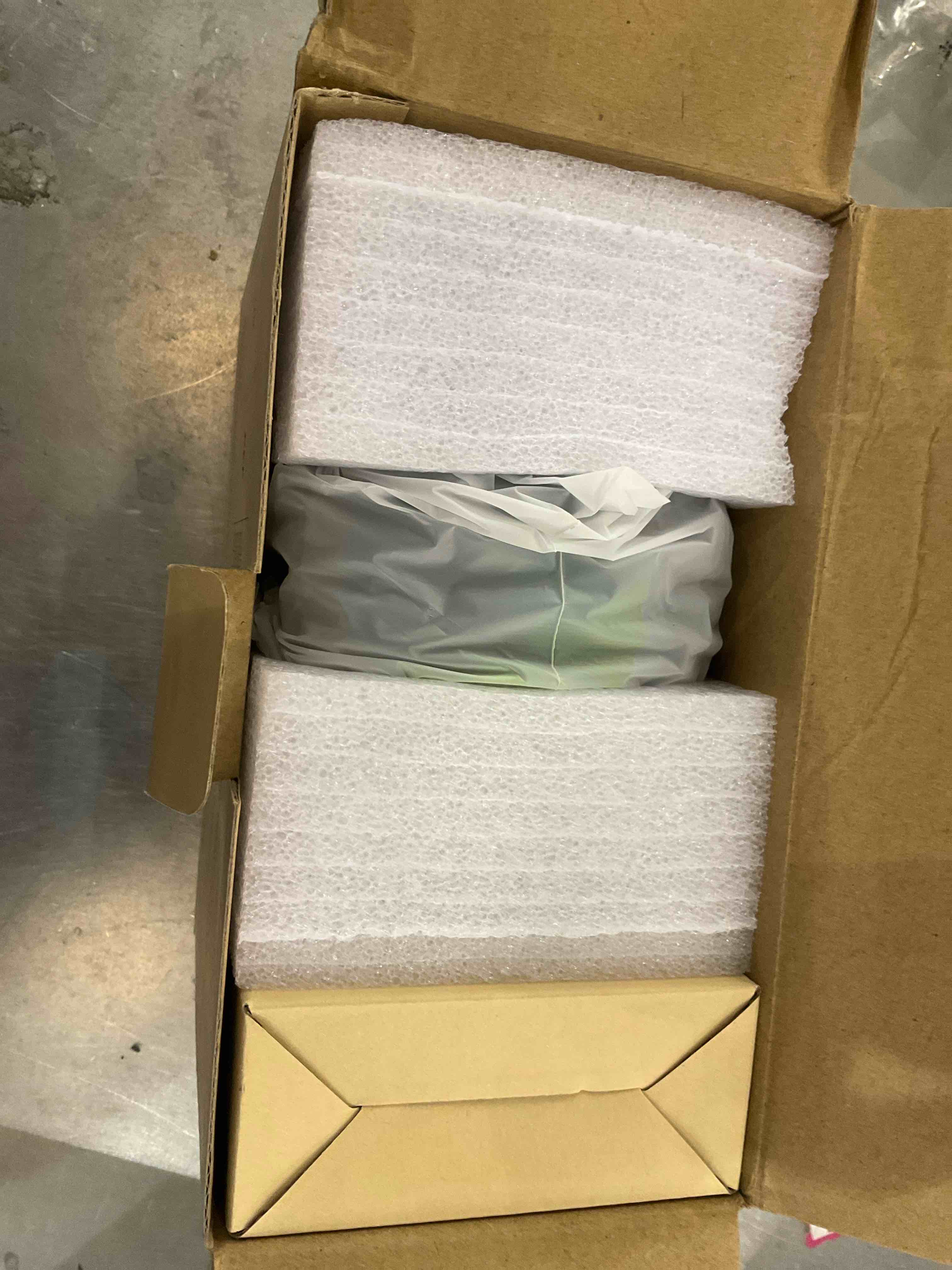 https://s3.amazonaws.com/lotting-images-prod/bidfta/EXS00820500_1699628818802.jpeg