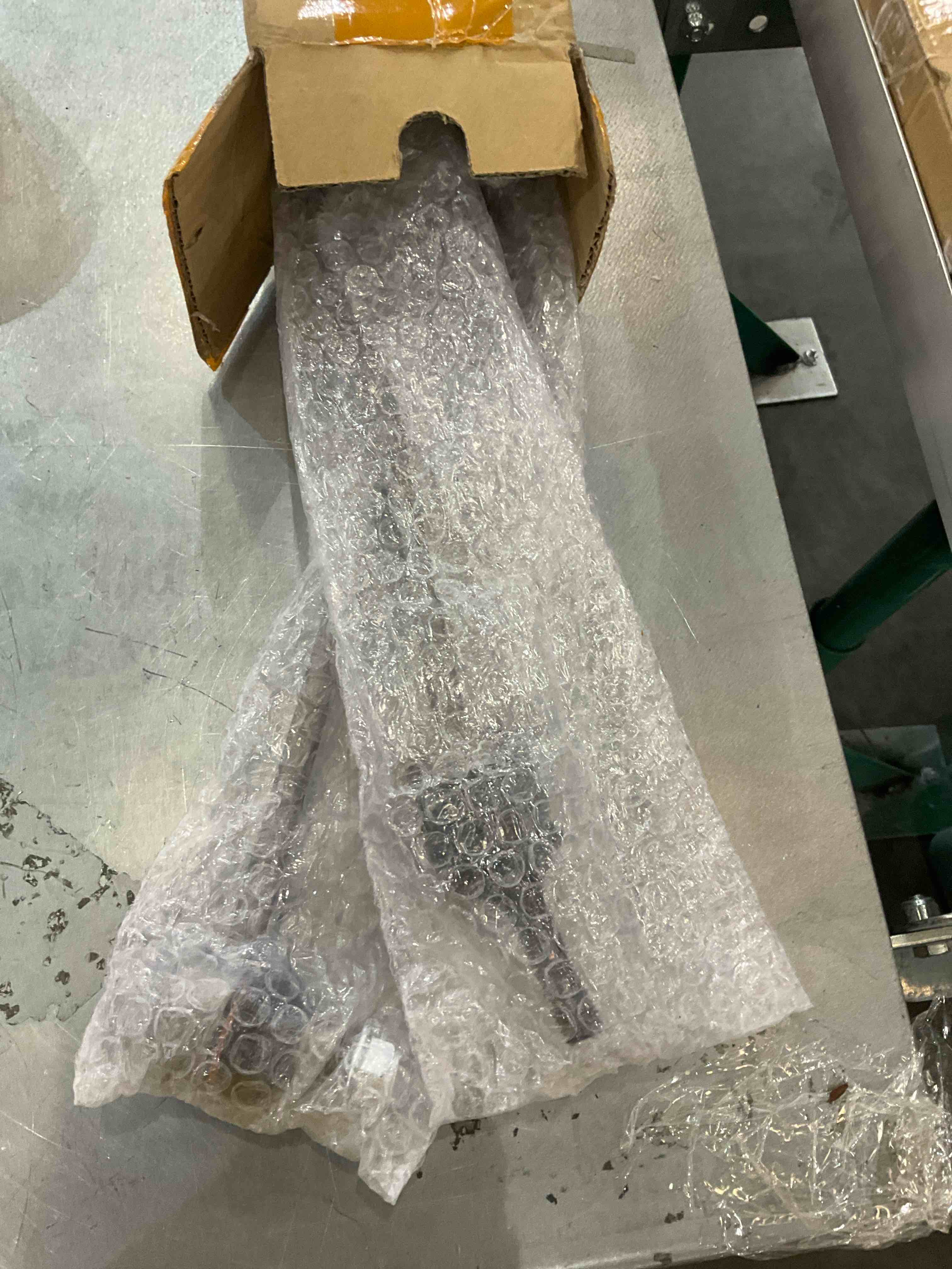 https://s3.amazonaws.com/lotting-images-prod/bidfta/EXS00821522_1703088689810.jpeg