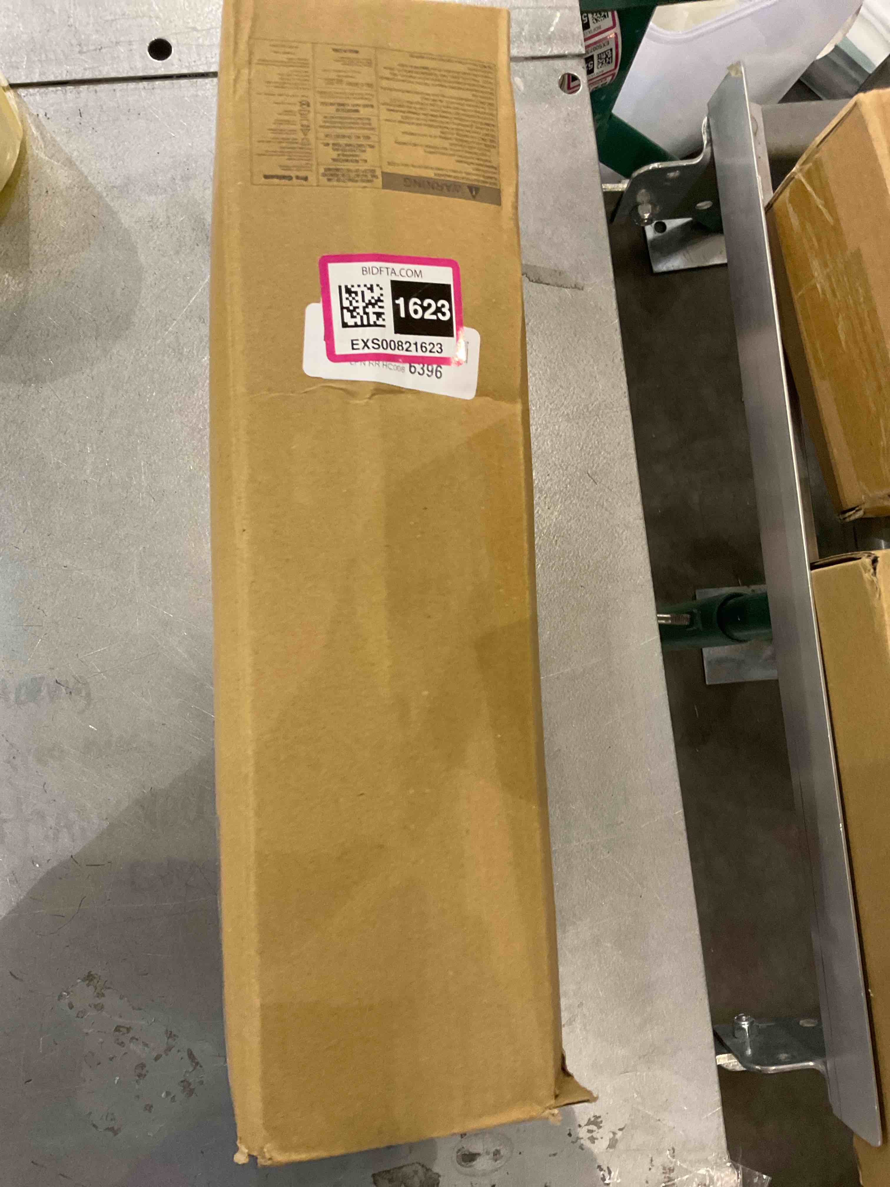 https://s3.amazonaws.com/lotting-images-prod/bidfta/EXS00821623_1703252024463.jpeg