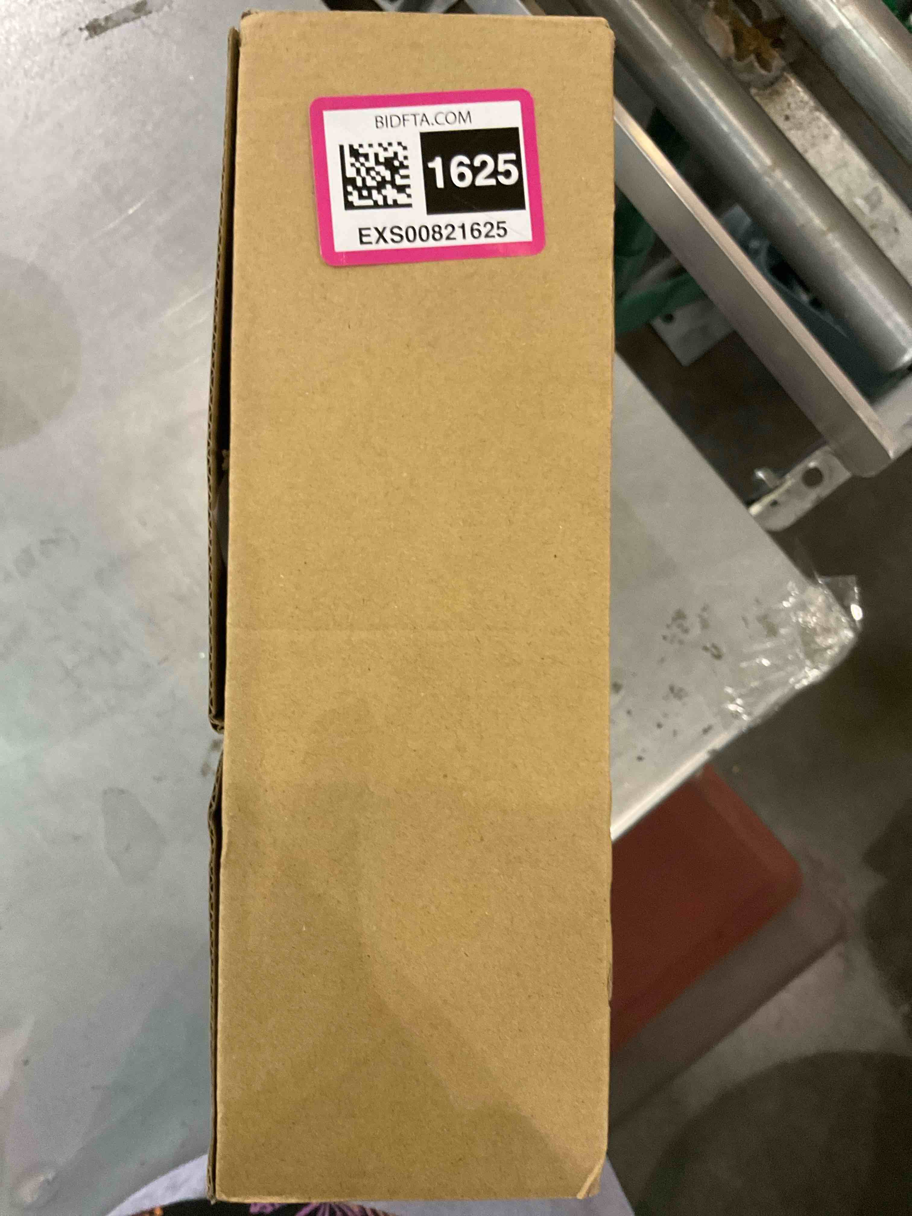 https://s3.amazonaws.com/lotting-images-prod/bidfta/EXS00821625_1703252171087.jpeg