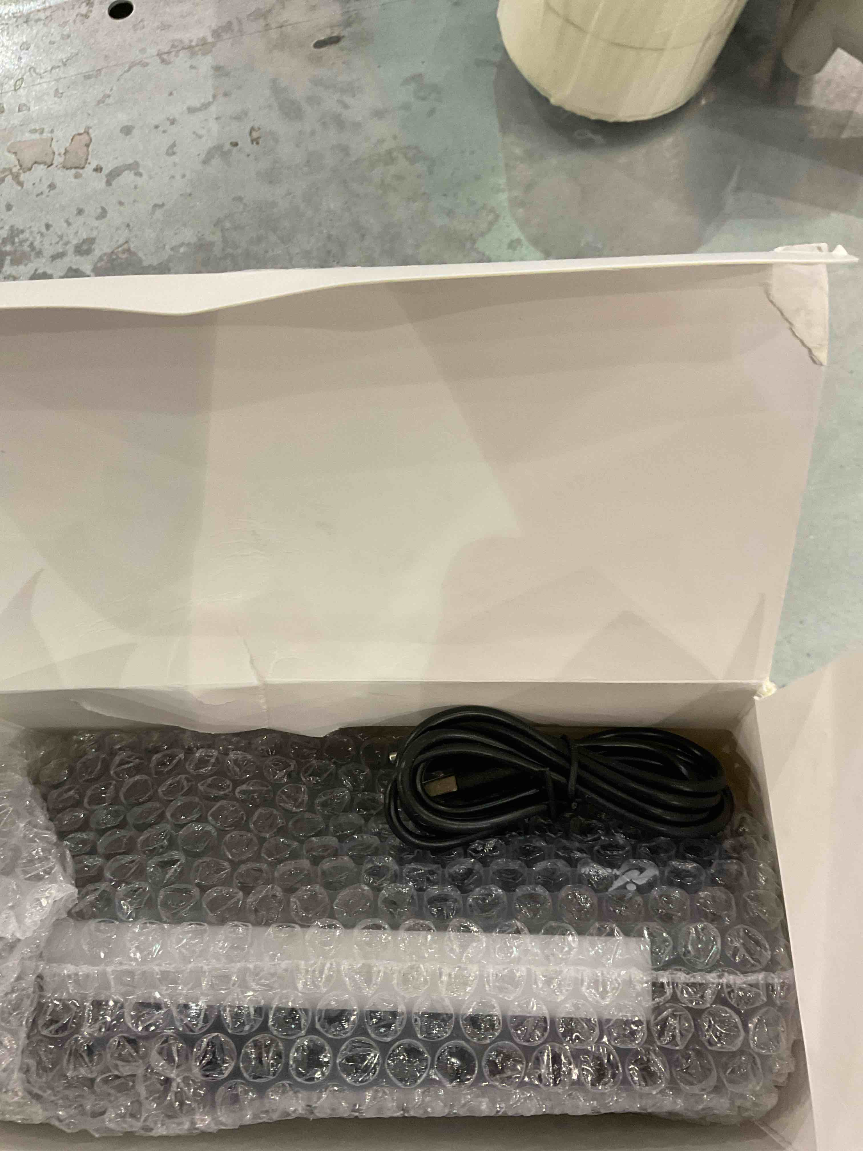 https://s3.amazonaws.com/lotting-images-prod/bidfta/EXS00822896_1700079297923.jpeg